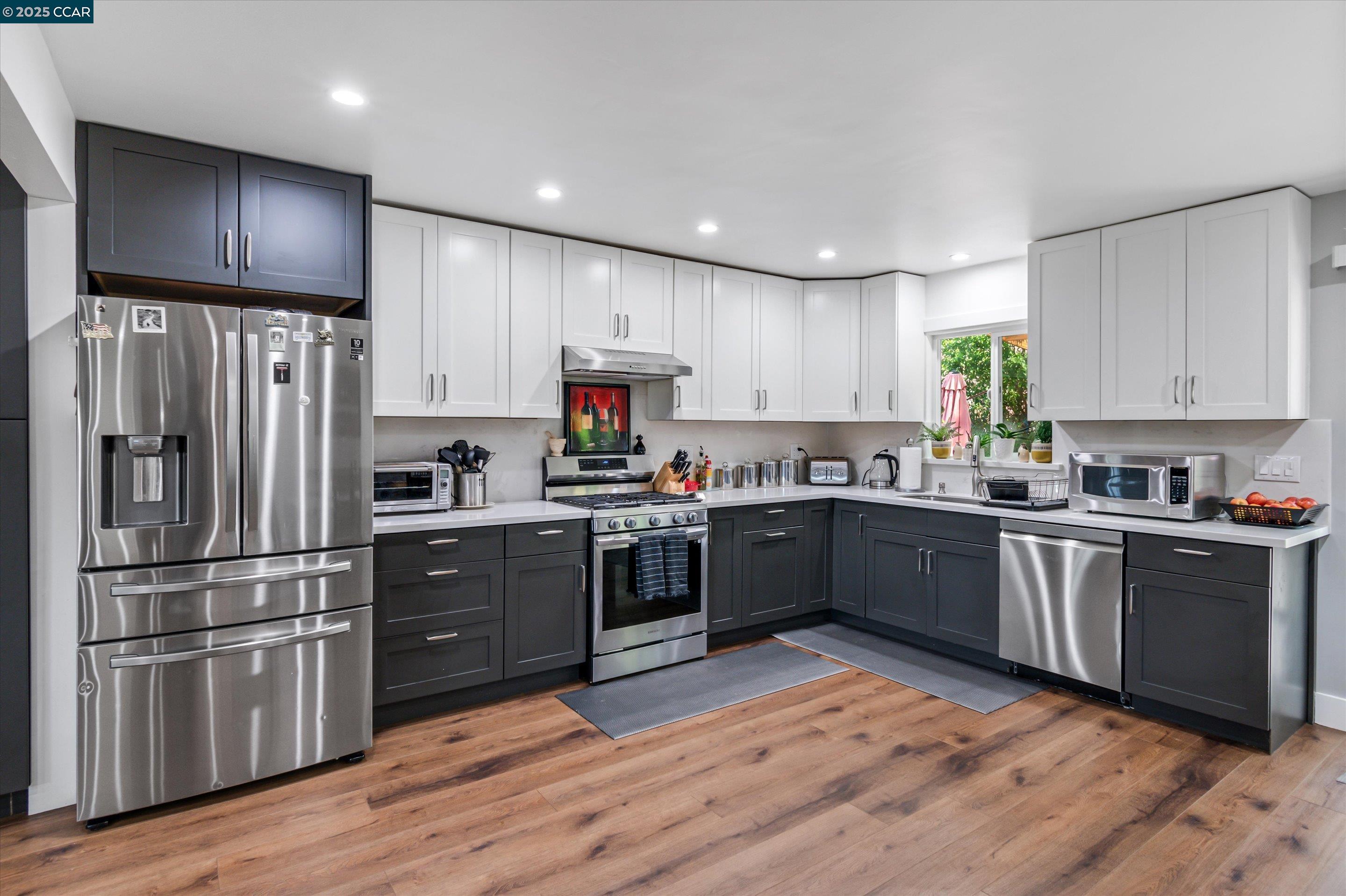 Detail Gallery Image 10 of 22 For 8037 Santa Barbara Dr, Rohnert Park,  CA 94928 - 3 Beds | 2 Baths