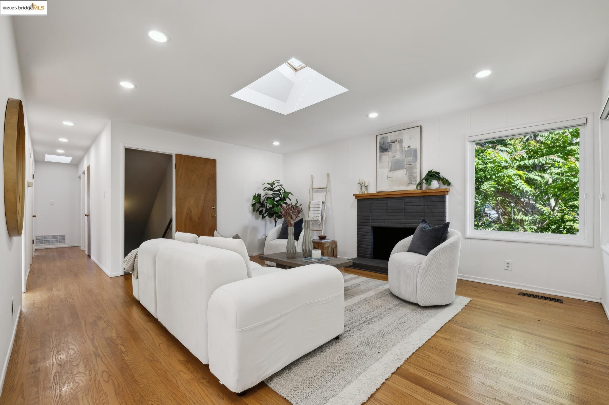 Detail Gallery Image 1 of 34 For 6251 Highland Ave, Richmond,  CA 94805 - 3 Beds | 2 Baths