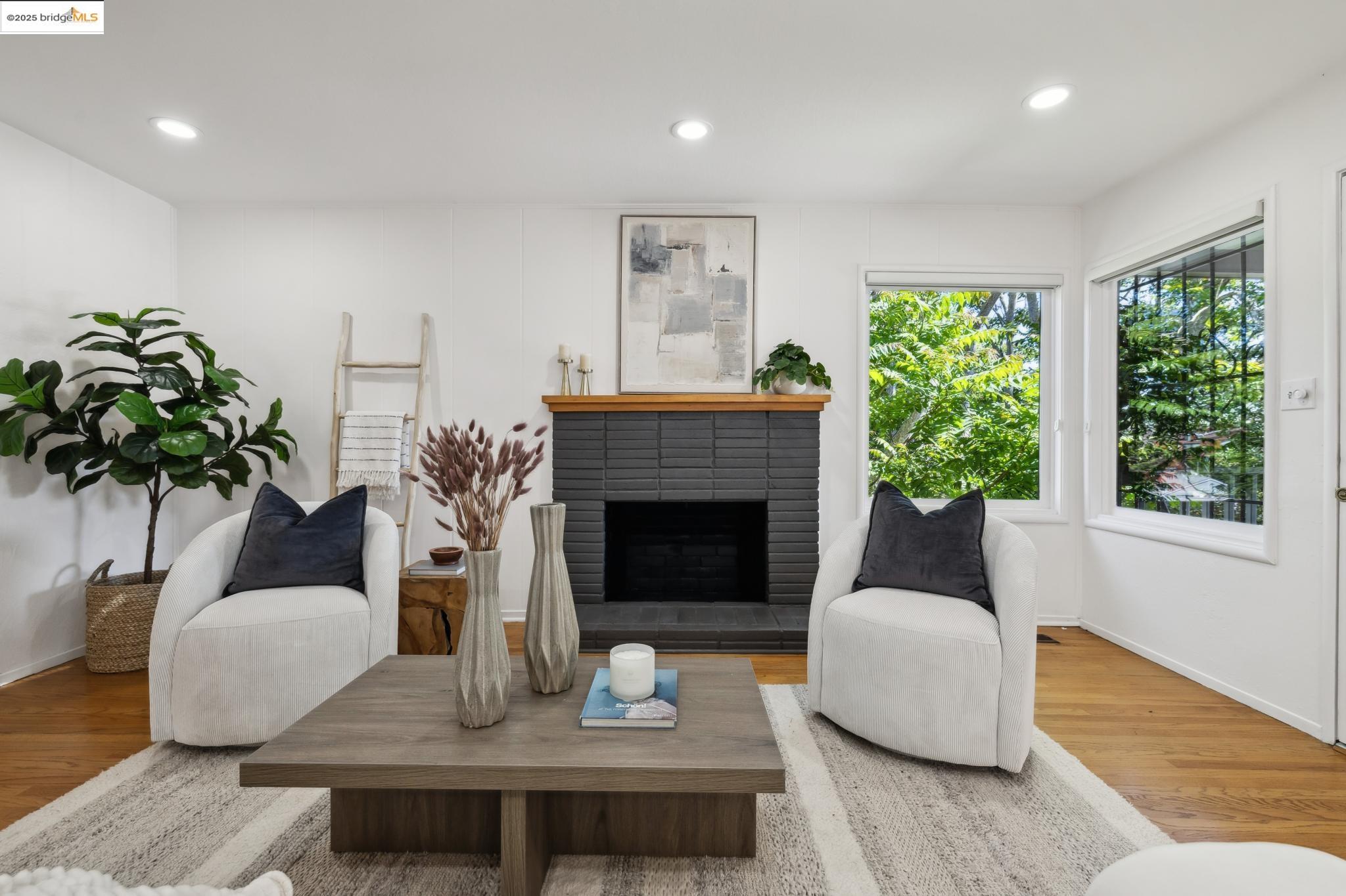 Detail Gallery Image 3 of 34 For 6251 Highland Ave, Richmond,  CA 94805 - 3 Beds | 2 Baths