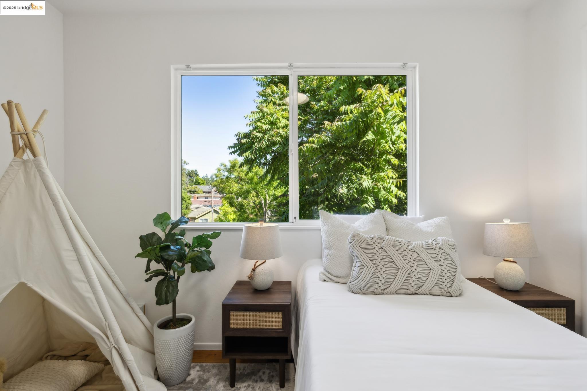 Detail Gallery Image 21 of 34 For 6251 Highland Ave, Richmond,  CA 94805 - 3 Beds | 2 Baths