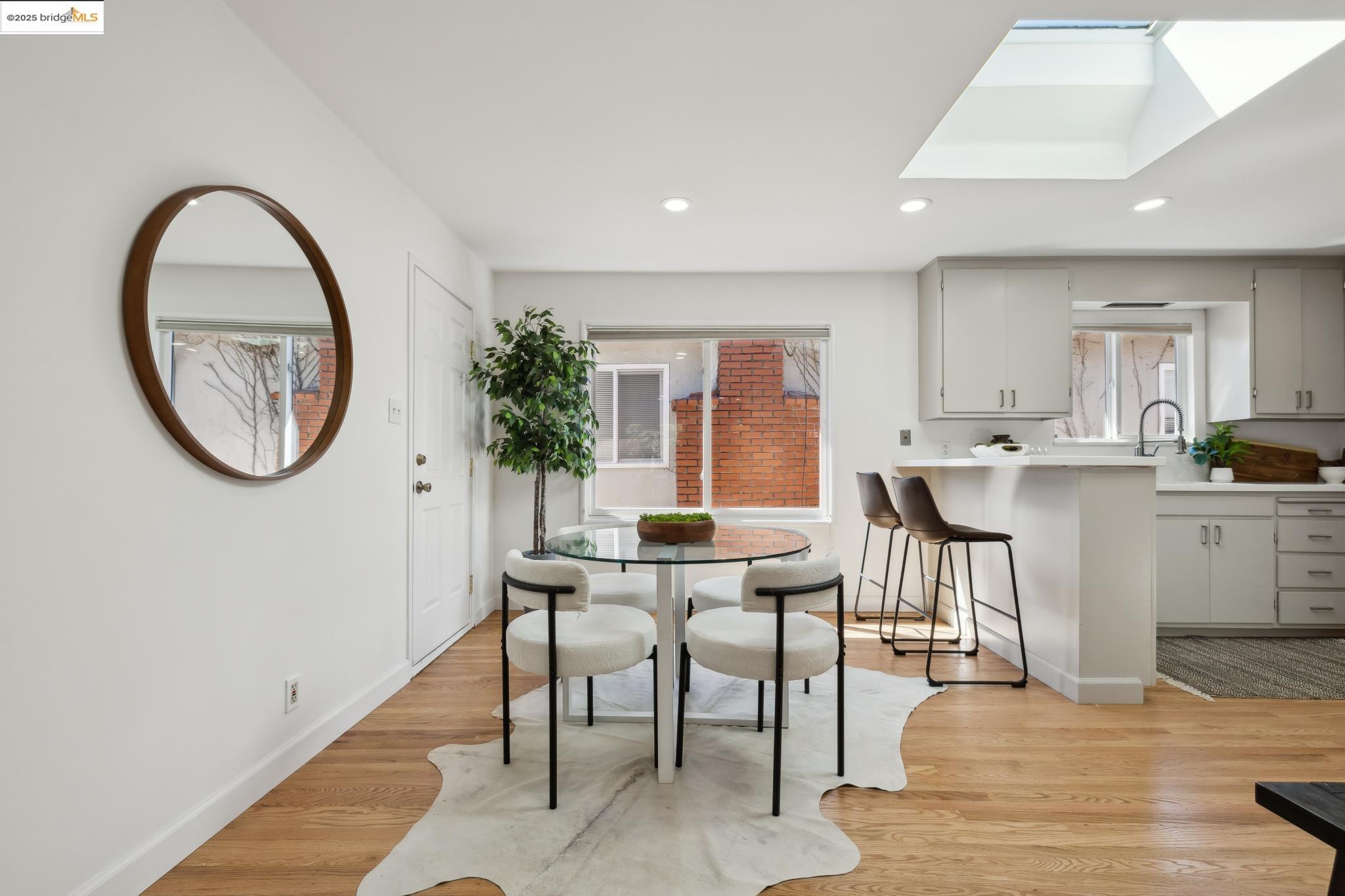 Detail Gallery Image 5 of 34 For 6251 Highland Ave, Richmond,  CA 94805 - 3 Beds | 2 Baths