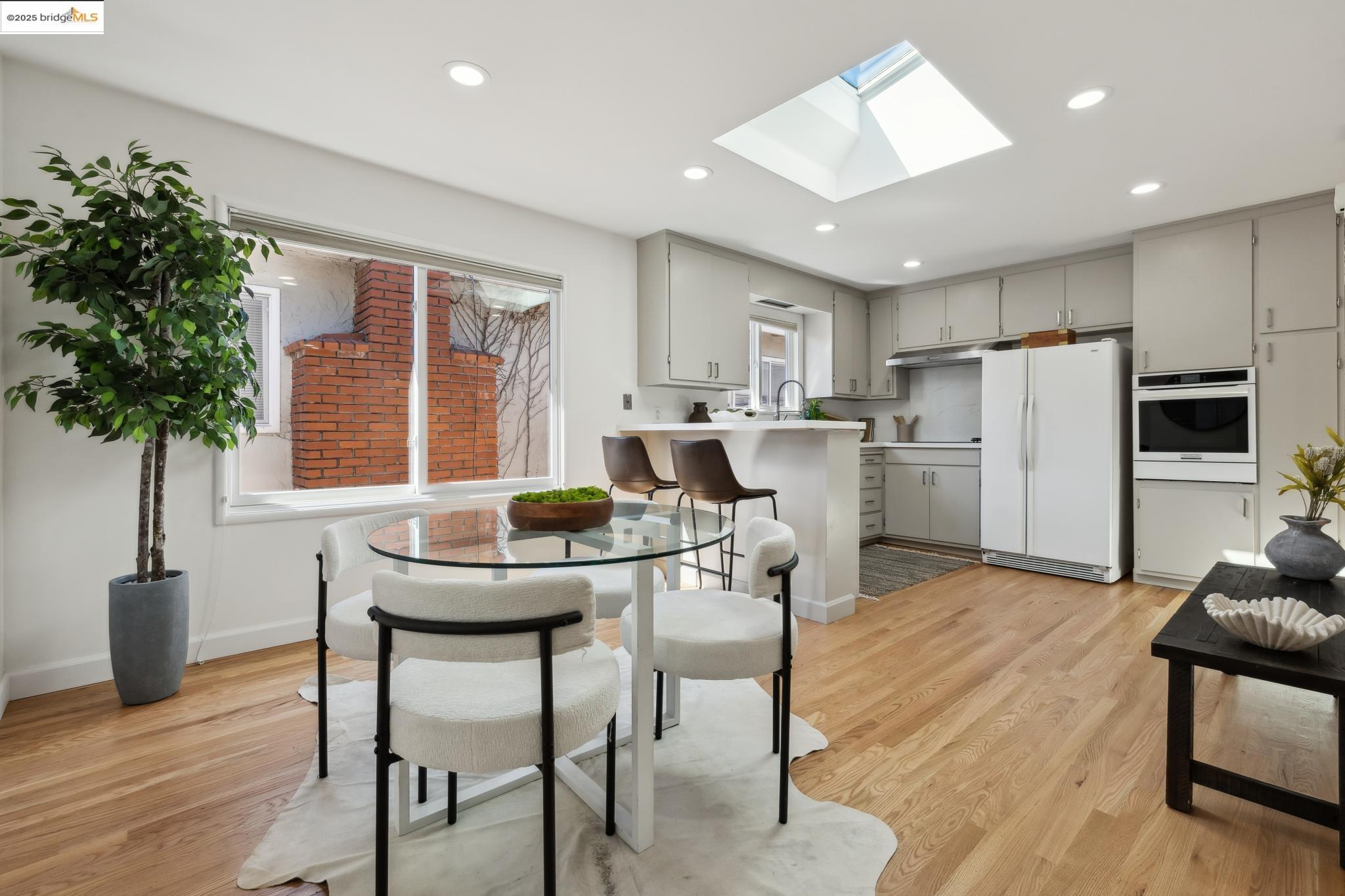 Detail Gallery Image 7 of 34 For 6251 Highland Ave, Richmond,  CA 94805 - 3 Beds | 2 Baths