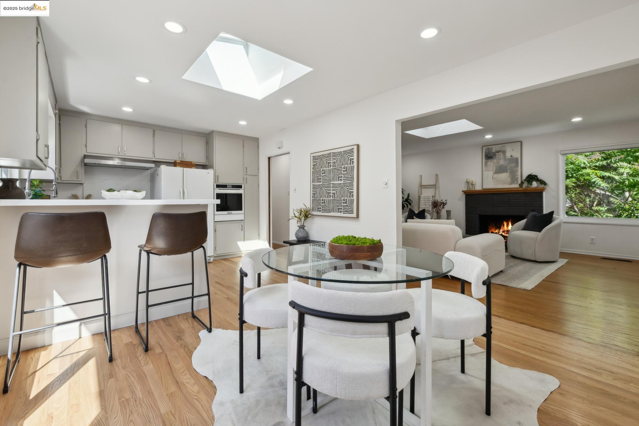 Detail Gallery Image 8 of 34 For 6251 Highland Ave, Richmond,  CA 94805 - 3 Beds | 2 Baths