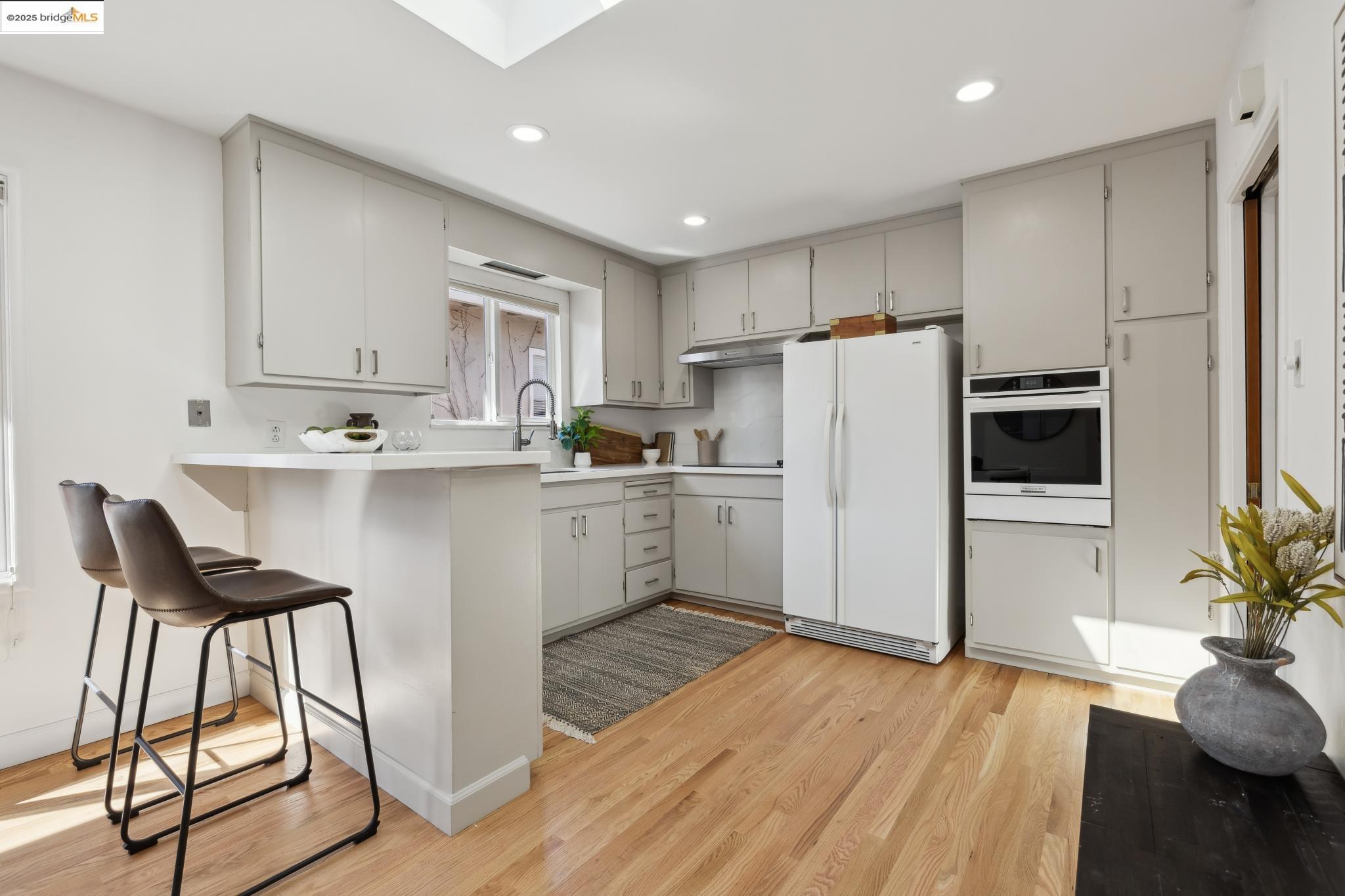 Detail Gallery Image 10 of 34 For 6251 Highland Ave, Richmond,  CA 94805 - 3 Beds | 2 Baths