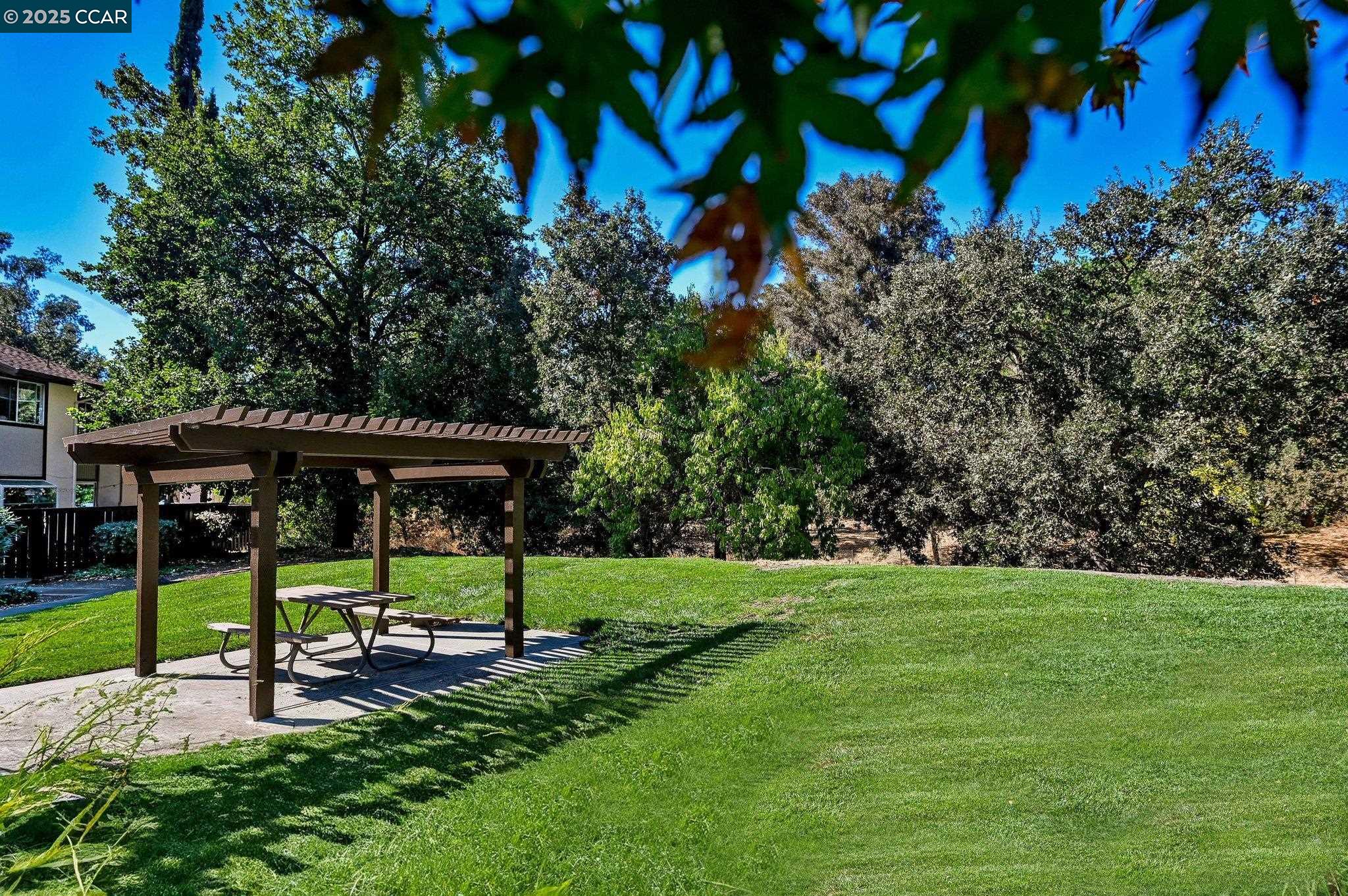 Photo #33: 41098395 Listing: Photo #33