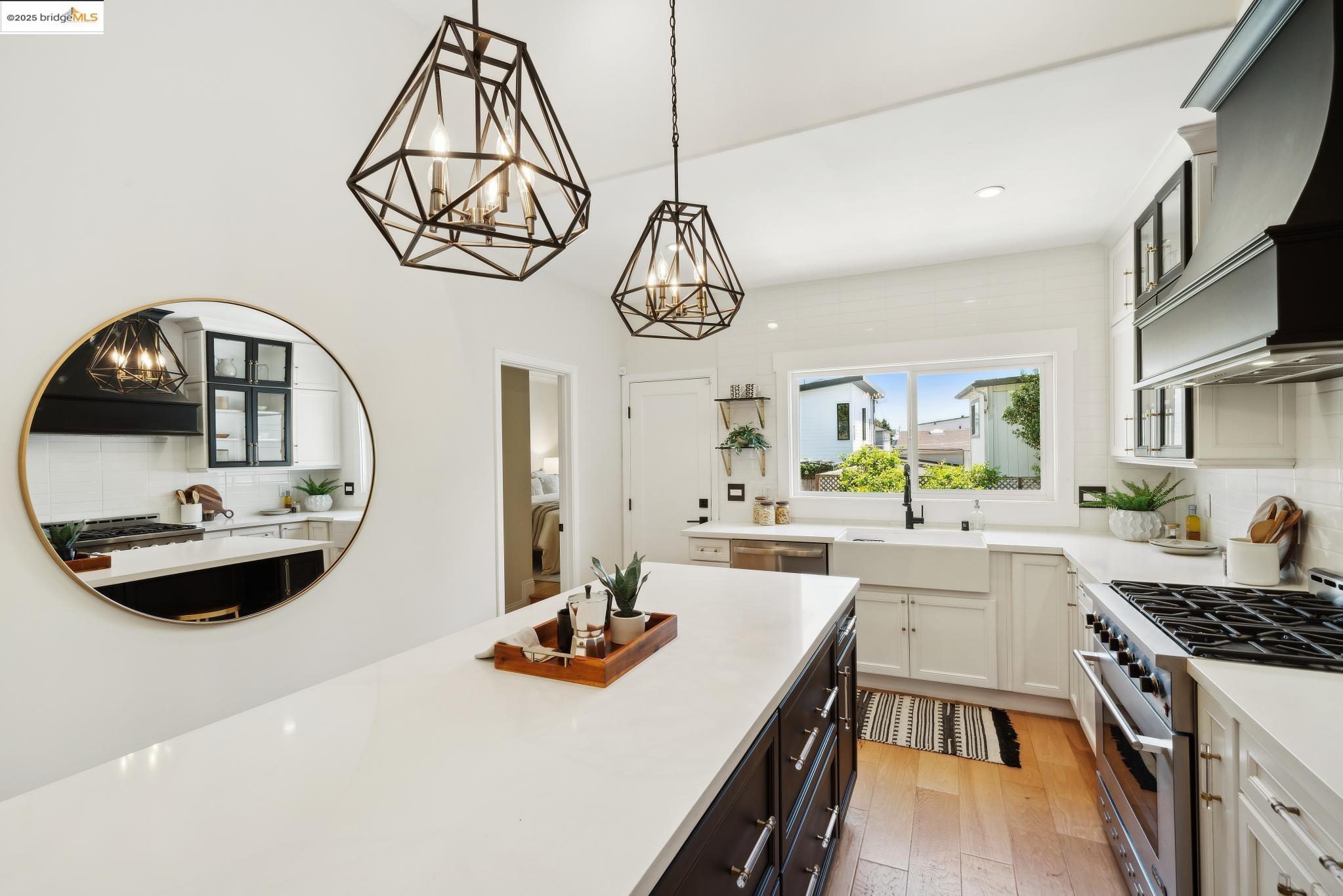 Detail Gallery Image 15 of 56 For 1412 Alcatraz Ave, Berkeley,  CA 94702 - 3 Beds | 2 Baths
