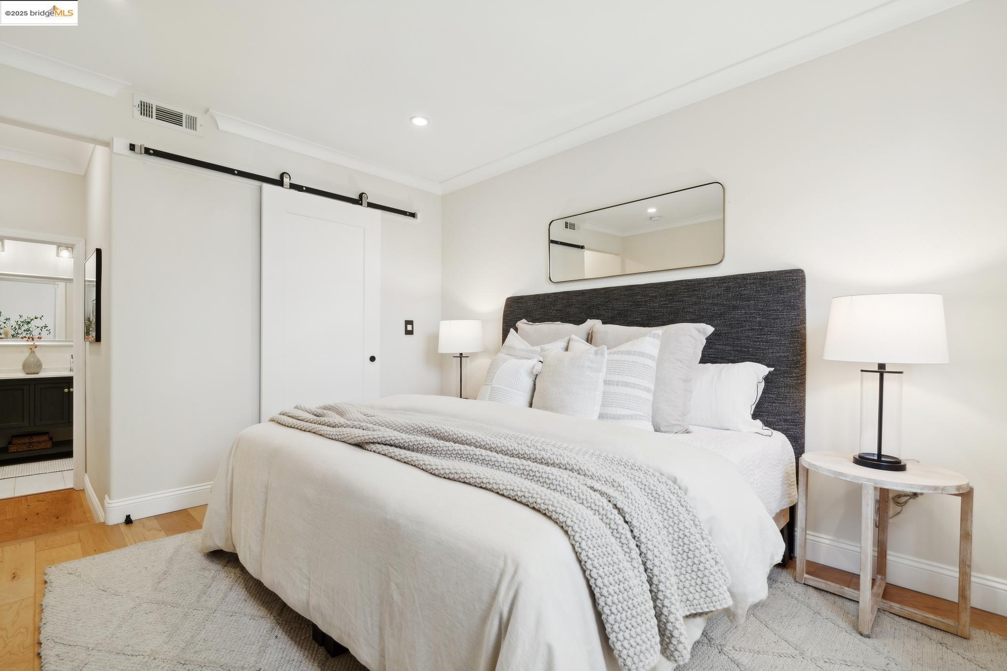 Detail Gallery Image 17 of 56 For 1412 Alcatraz Ave, Berkeley,  CA 94702 - 3 Beds | 2 Baths