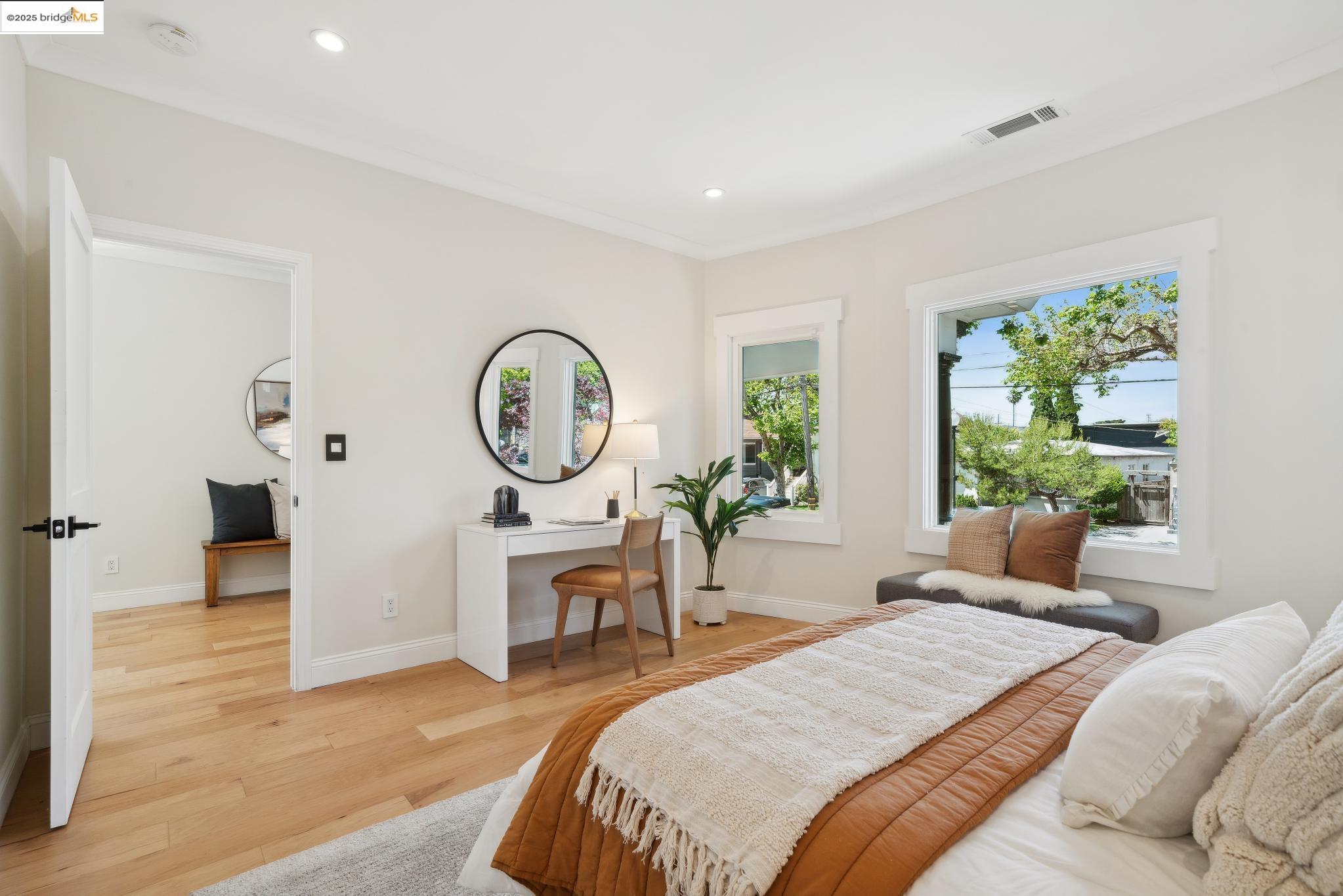 Detail Gallery Image 21 of 56 For 1412 Alcatraz Ave, Berkeley,  CA 94702 - 3 Beds | 2 Baths
