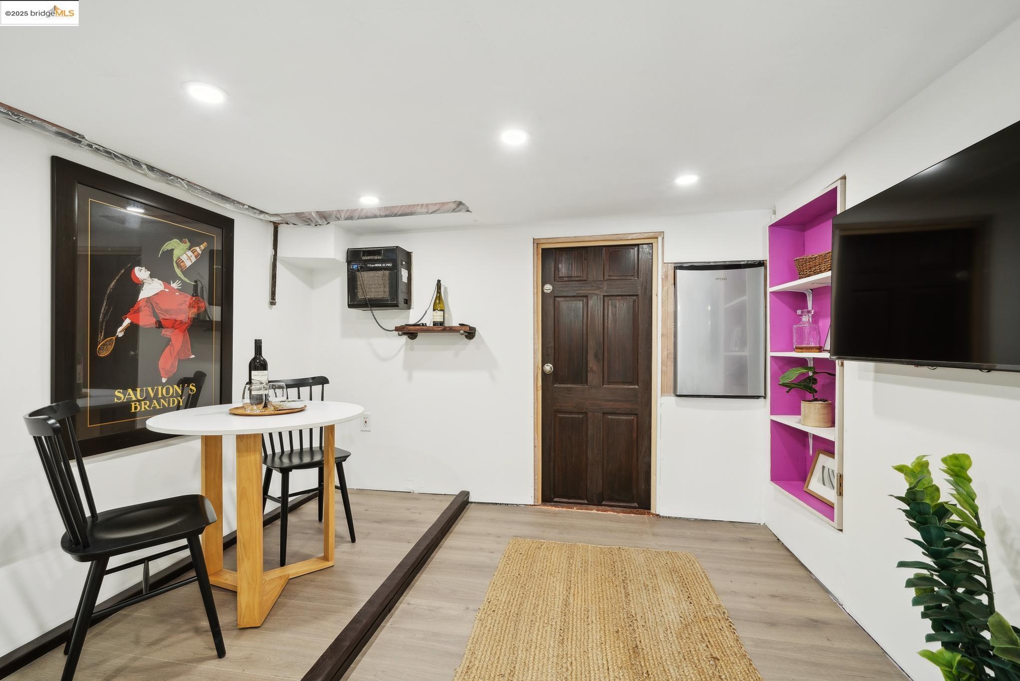 Detail Gallery Image 31 of 56 For 1412 Alcatraz Ave, Berkeley,  CA 94702 - 3 Beds | 2 Baths