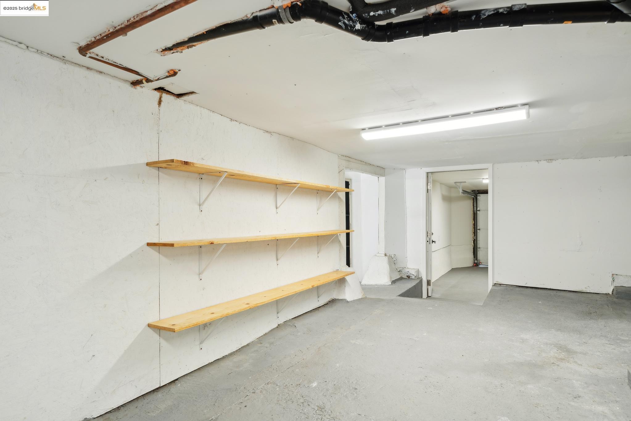 Detail Gallery Image 33 of 56 For 1412 Alcatraz Ave, Berkeley,  CA 94702 - 3 Beds | 2 Baths