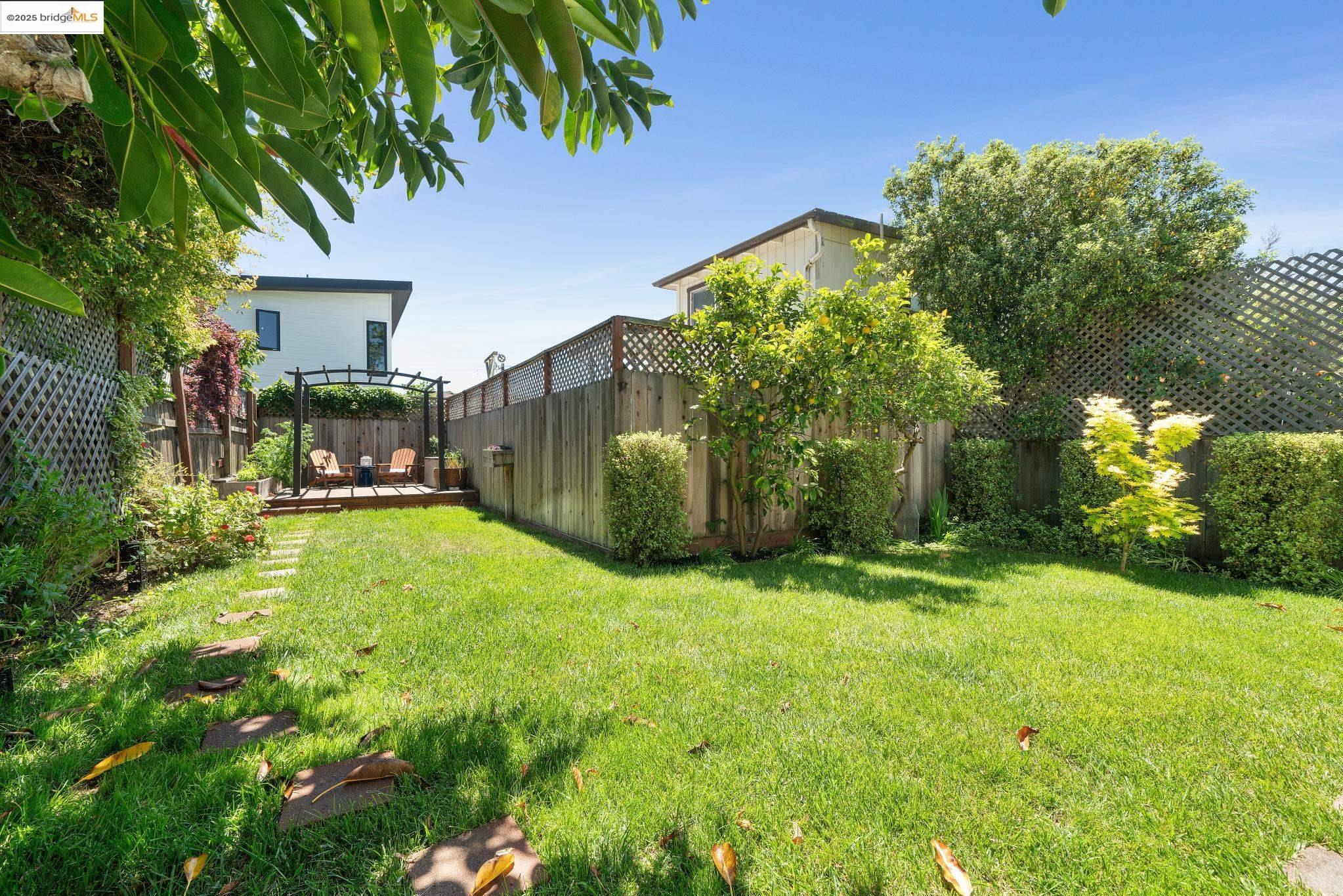 Detail Gallery Image 40 of 56 For 1412 Alcatraz Ave, Berkeley,  CA 94702 - 3 Beds | 2 Baths