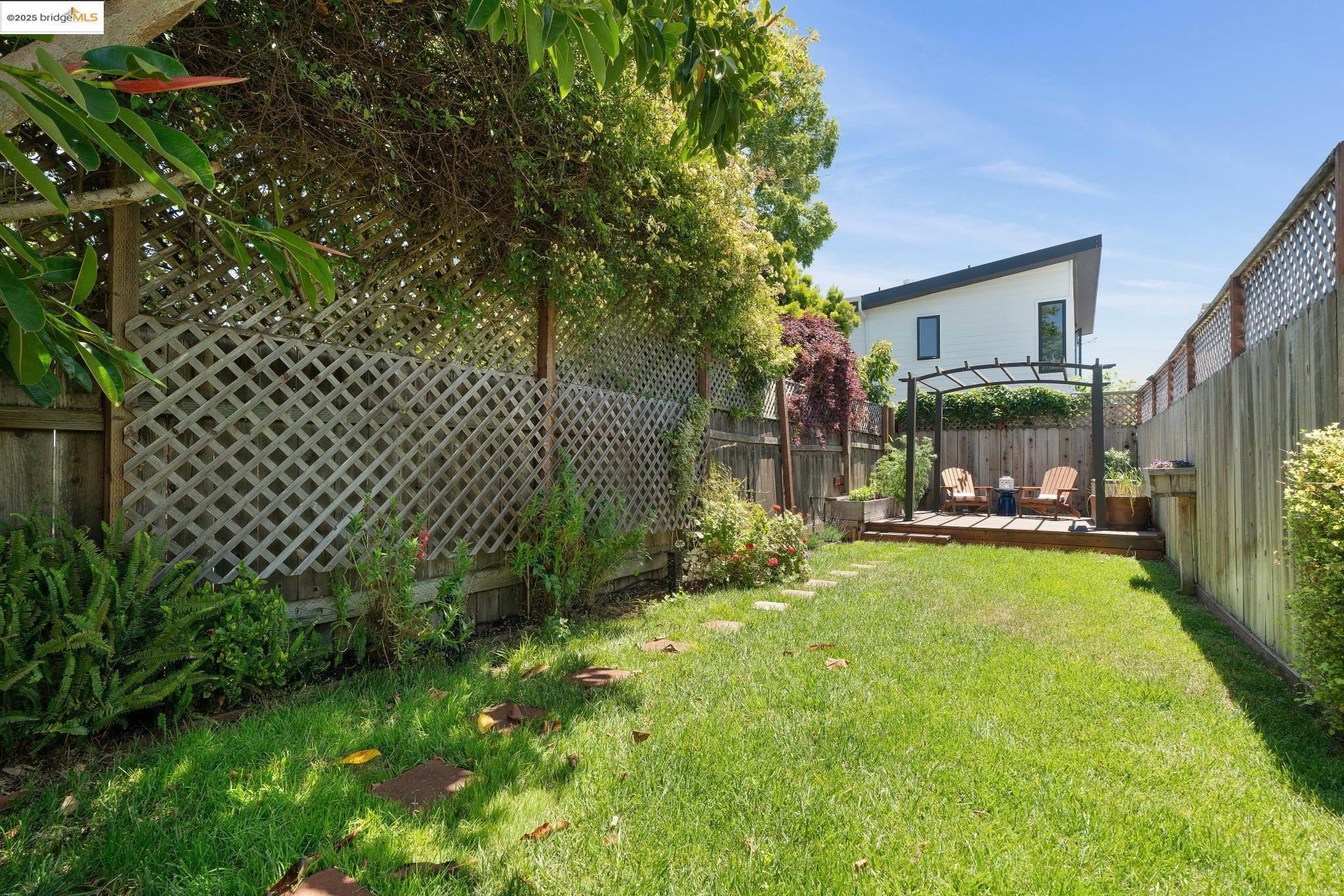 Detail Gallery Image 41 of 56 For 1412 Alcatraz Ave, Berkeley,  CA 94702 - 3 Beds | 2 Baths