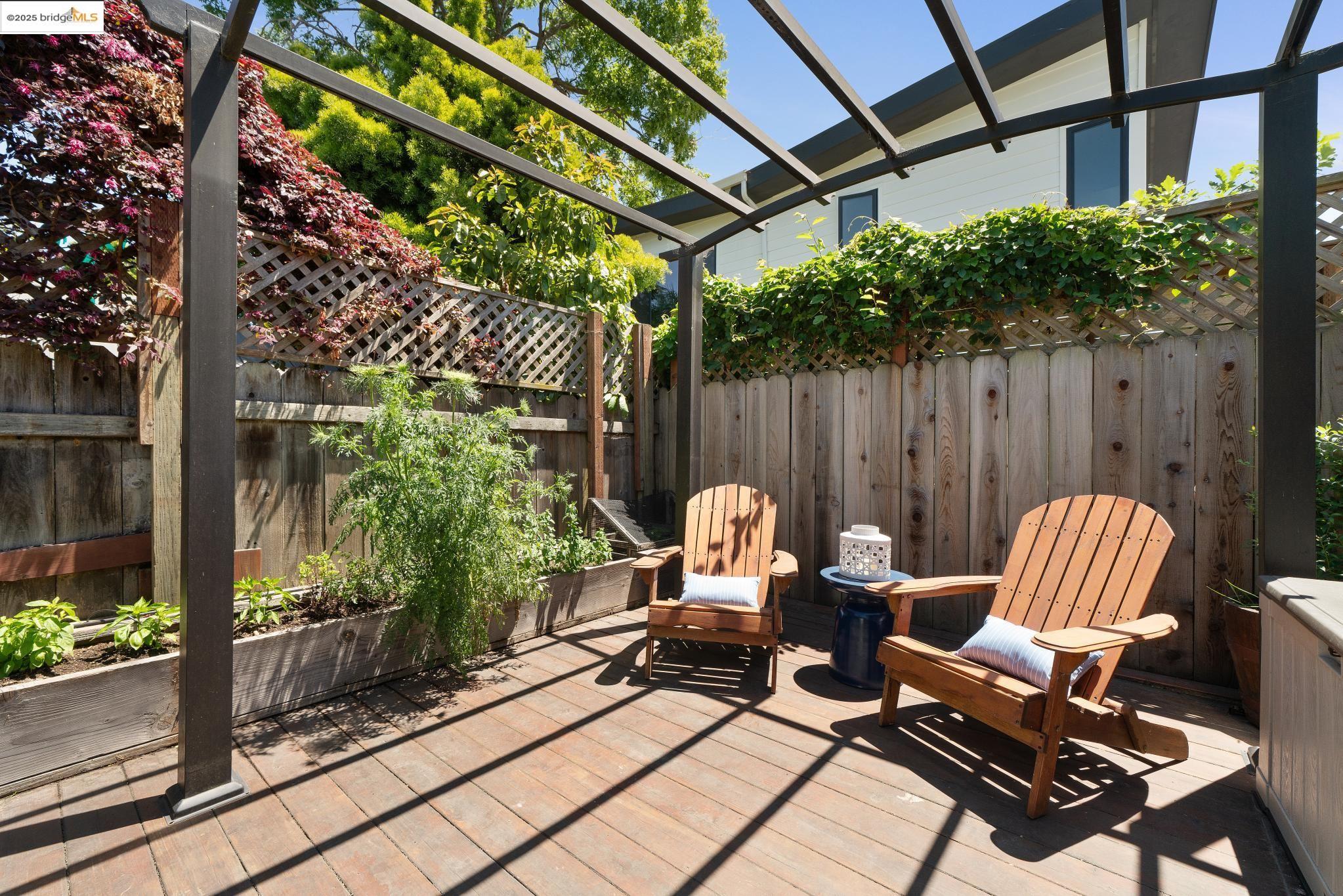 Detail Gallery Image 42 of 56 For 1412 Alcatraz Ave, Berkeley,  CA 94702 - 3 Beds | 2 Baths