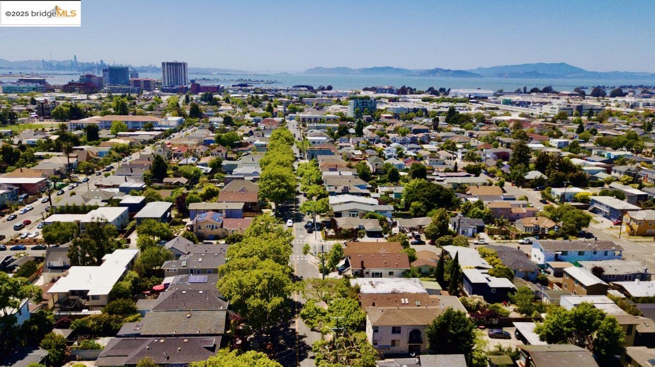 Detail Gallery Image 53 of 56 For 1412 Alcatraz Ave, Berkeley,  CA 94702 - 3 Beds | 2 Baths