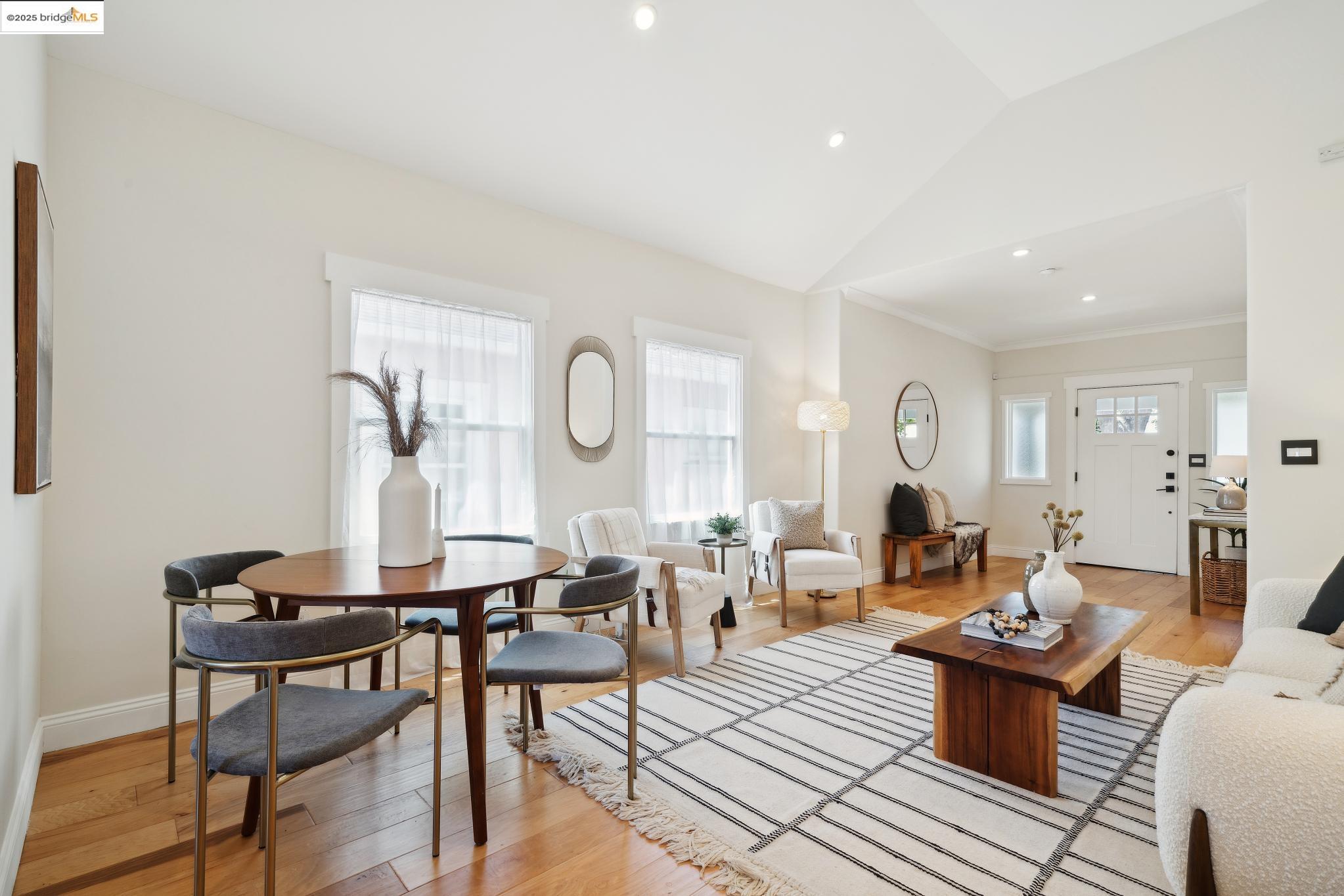 Detail Gallery Image 9 of 56 For 1412 Alcatraz Ave, Berkeley,  CA 94702 - 3 Beds | 2 Baths
