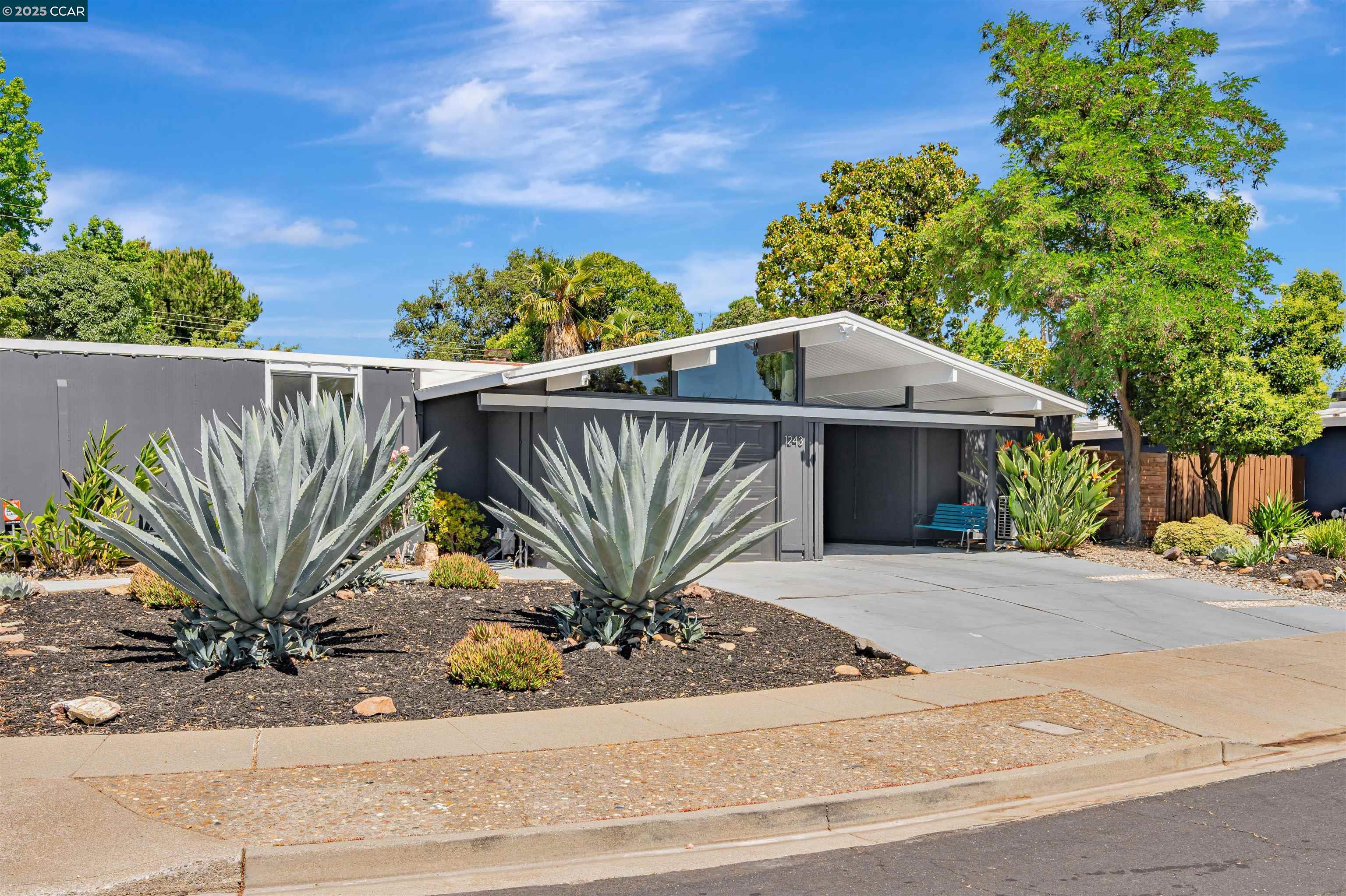 Detail Gallery Image 1 of 52 For 1243 Lancashire Dr, Concord,  CA 94518 - 4 Beds | 2 Baths