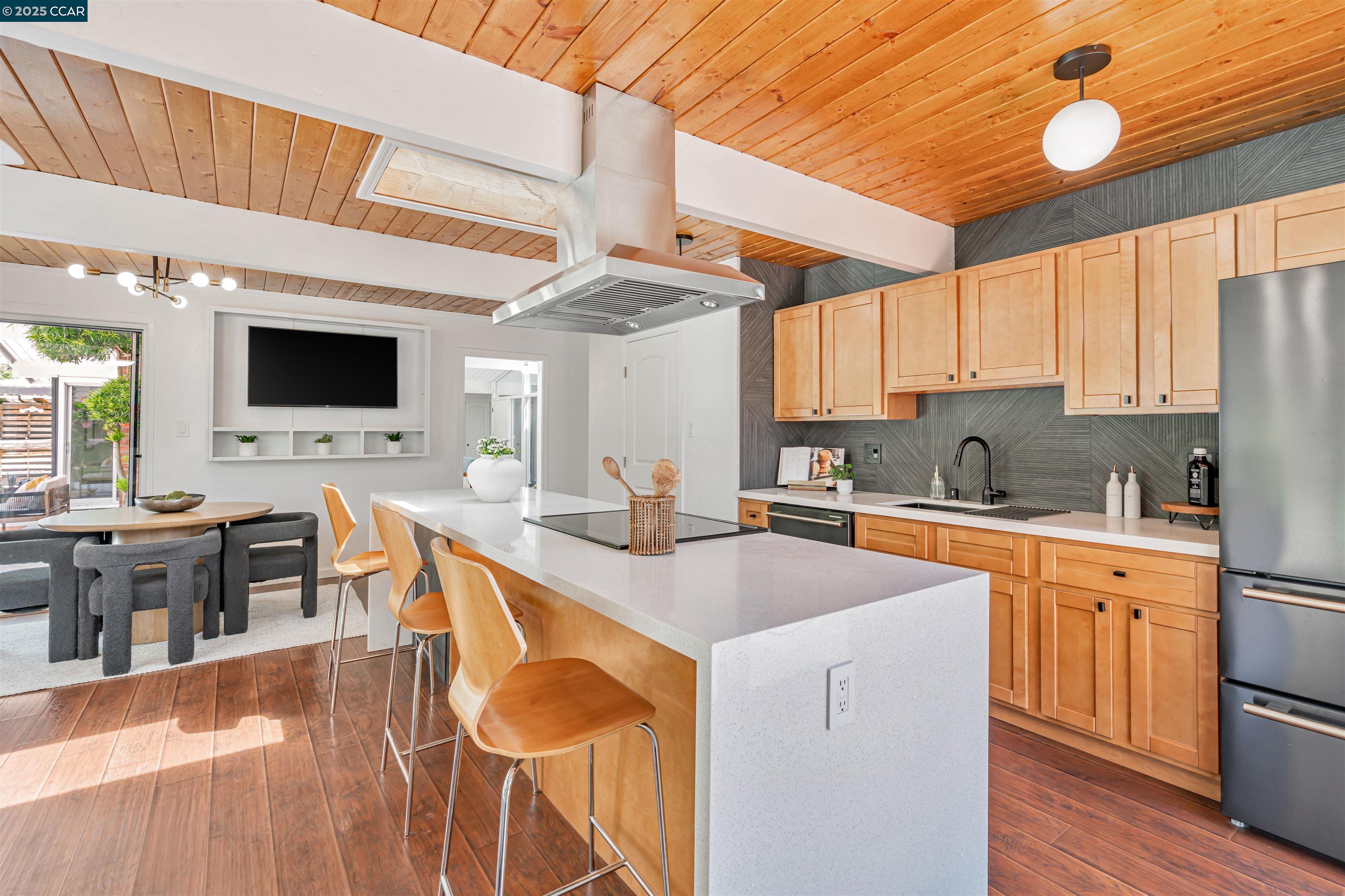 Detail Gallery Image 13 of 52 For 1243 Lancashire Dr, Concord,  CA 94518 - 4 Beds | 2 Baths