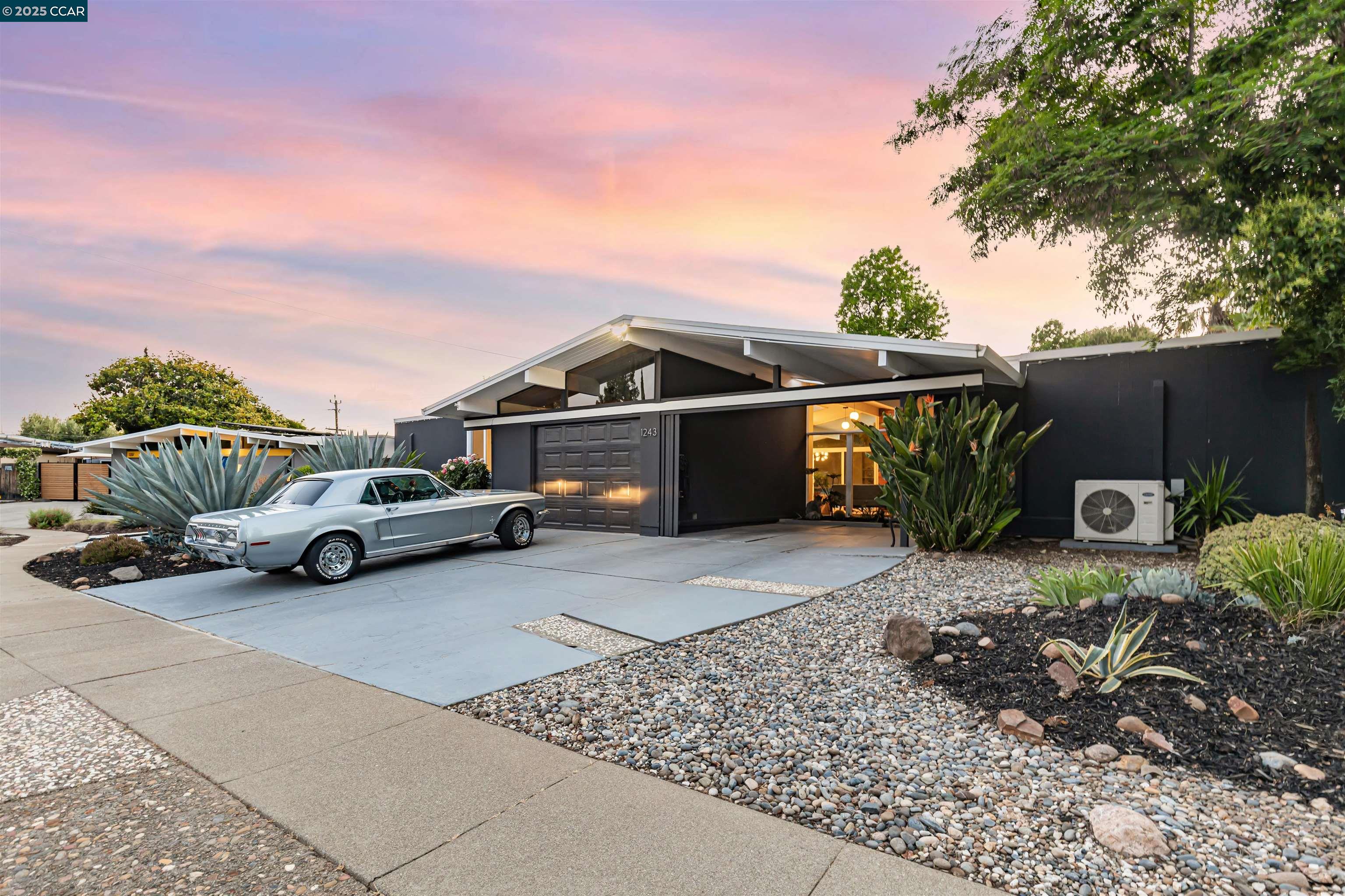 Detail Gallery Image 3 of 52 For 1243 Lancashire Dr, Concord,  CA 94518 - 4 Beds | 2 Baths