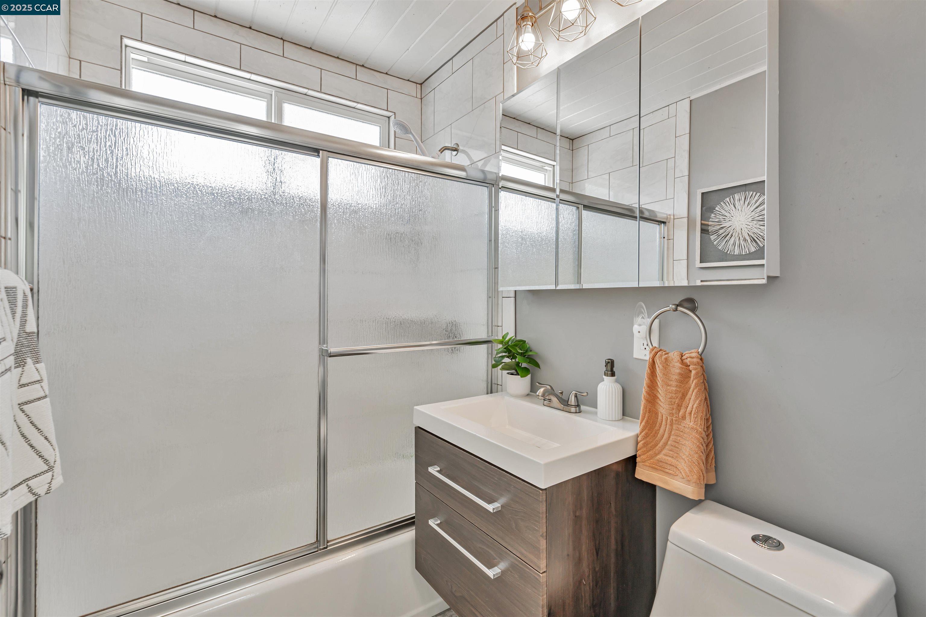 Detail Gallery Image 29 of 52 For 1243 Lancashire Dr, Concord,  CA 94518 - 4 Beds | 2 Baths