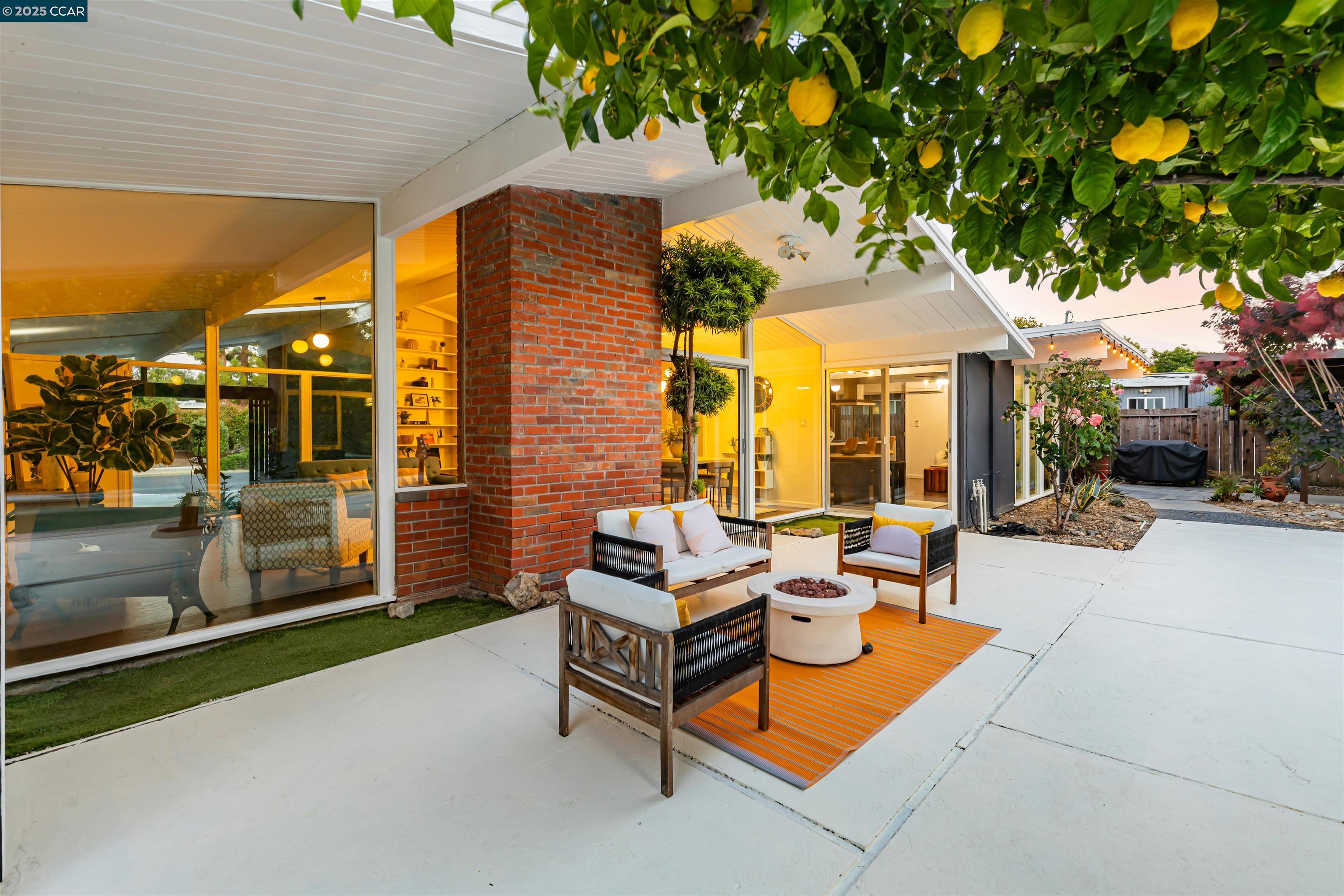 Detail Gallery Image 32 of 52 For 1243 Lancashire Dr, Concord,  CA 94518 - 4 Beds | 2 Baths