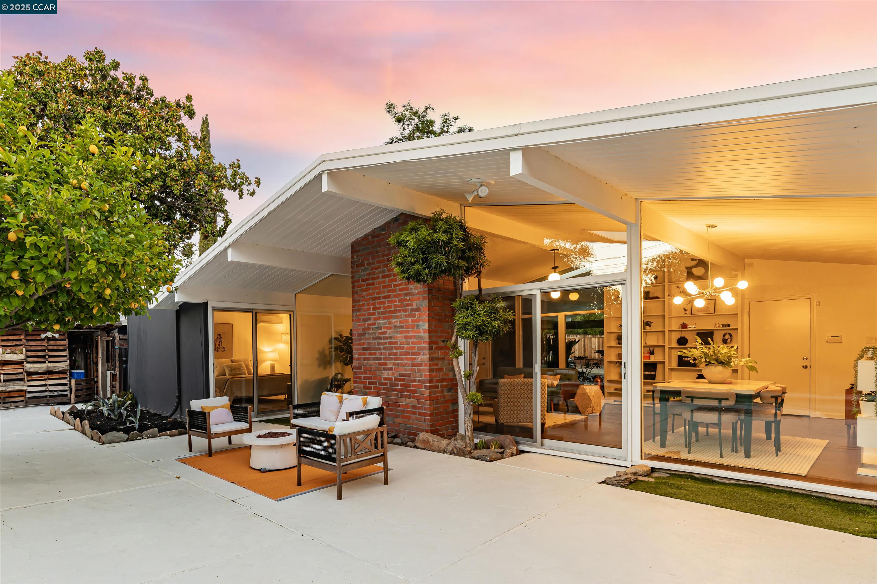 Detail Gallery Image 33 of 52 For 1243 Lancashire Dr, Concord,  CA 94518 - 4 Beds | 2 Baths