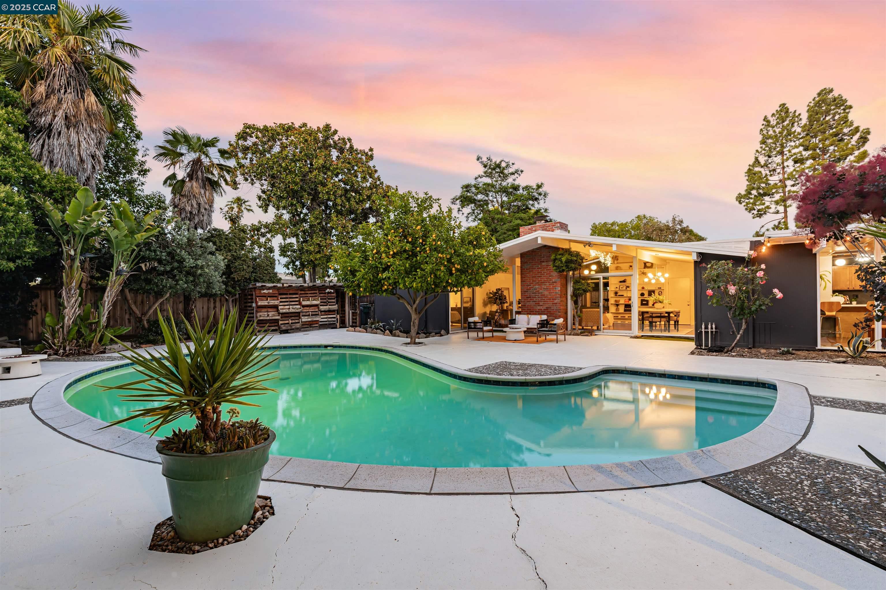 Detail Gallery Image 36 of 52 For 1243 Lancashire Dr, Concord,  CA 94518 - 4 Beds | 2 Baths