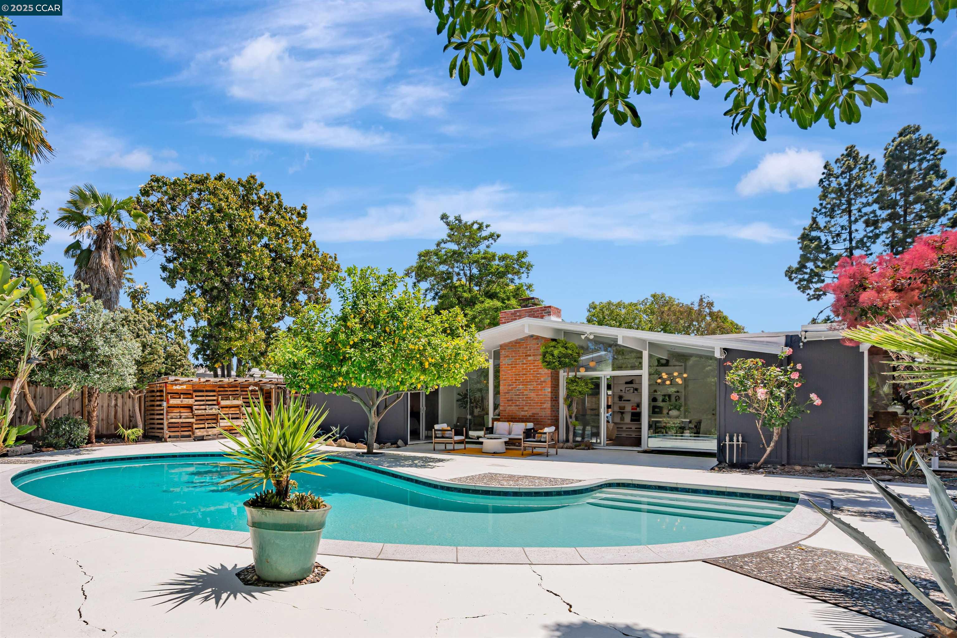 Detail Gallery Image 37 of 52 For 1243 Lancashire Dr, Concord,  CA 94518 - 4 Beds | 2 Baths