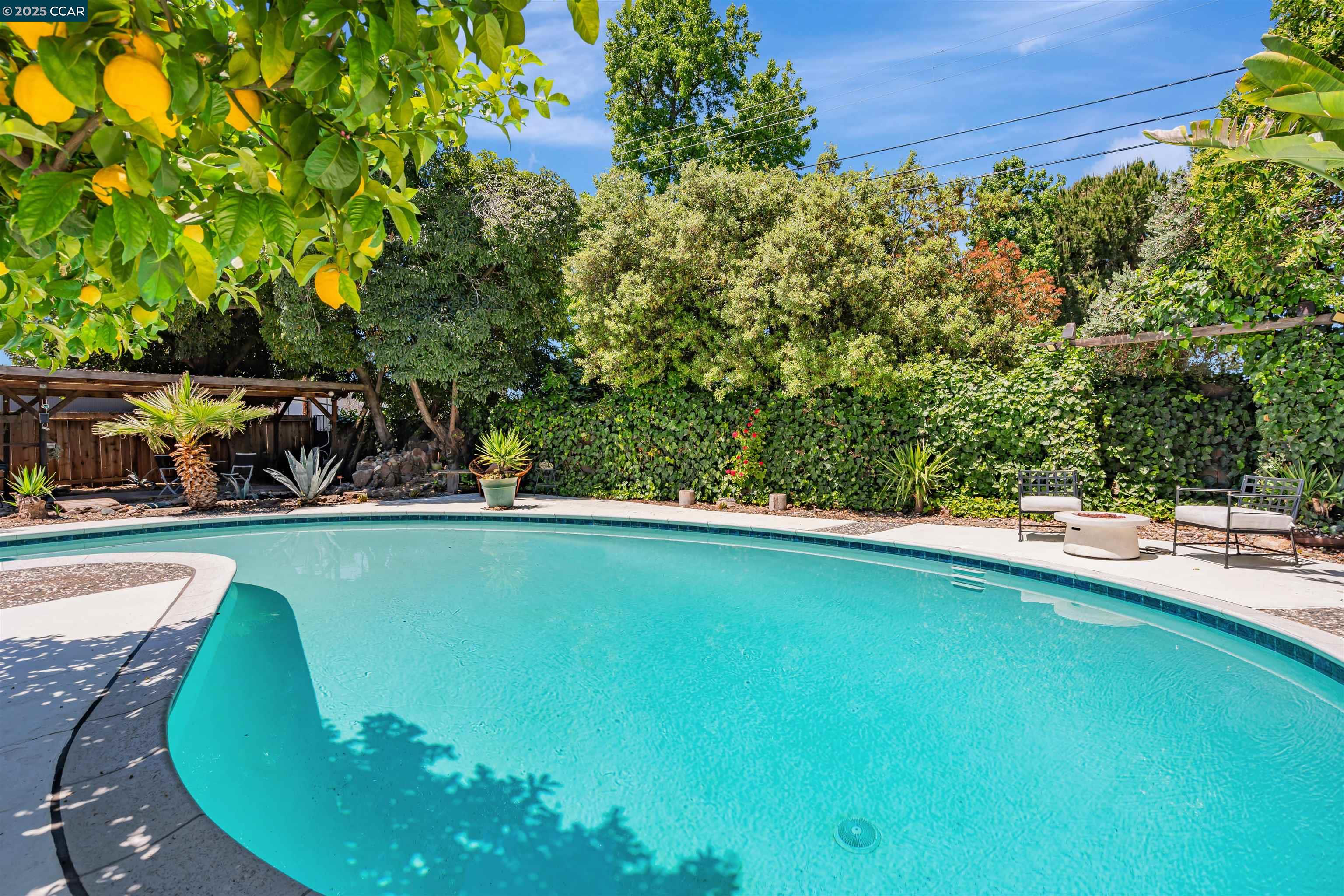 Detail Gallery Image 38 of 52 For 1243 Lancashire Dr, Concord,  CA 94518 - 4 Beds | 2 Baths