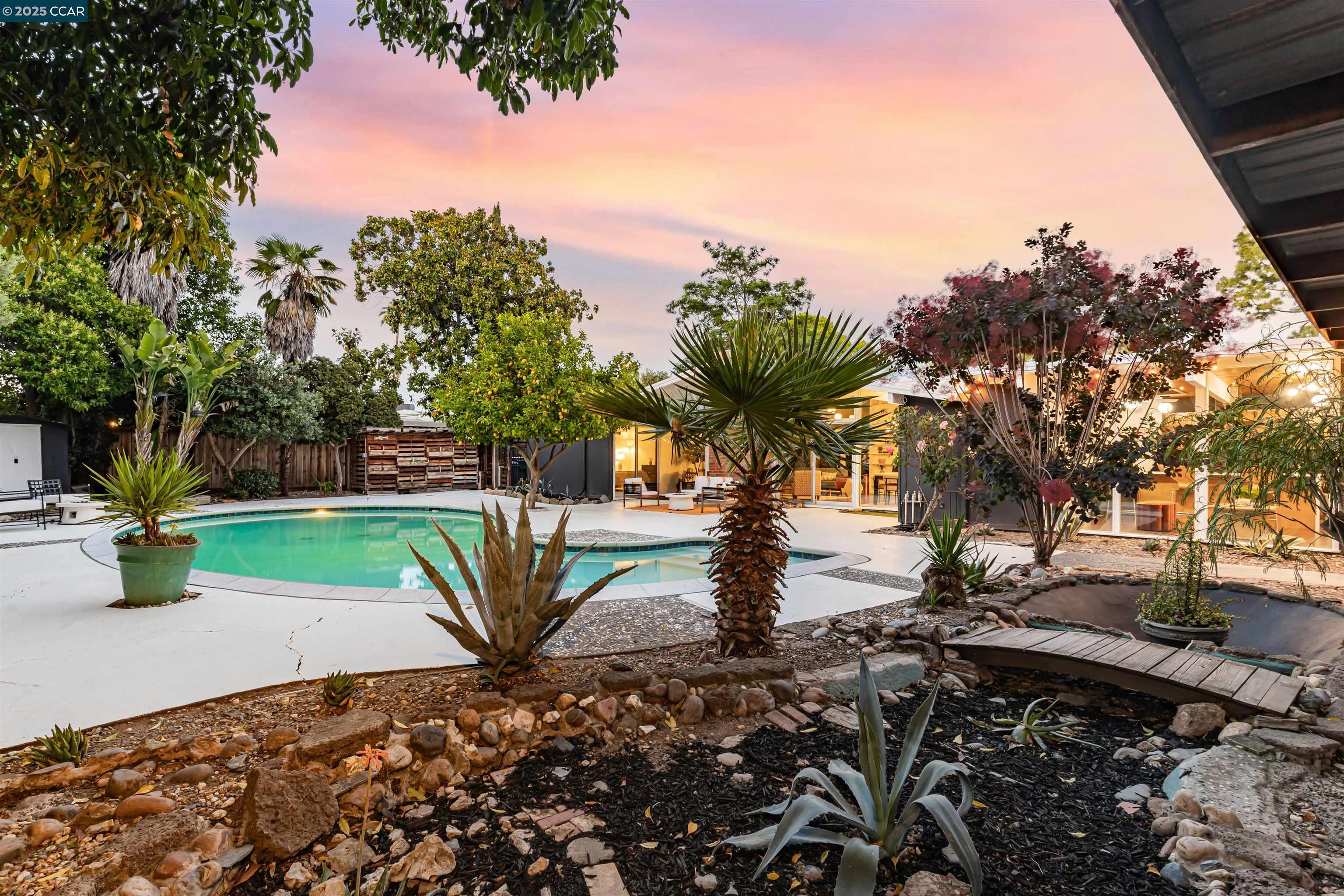 Detail Gallery Image 40 of 52 For 1243 Lancashire Dr, Concord,  CA 94518 - 4 Beds | 2 Baths