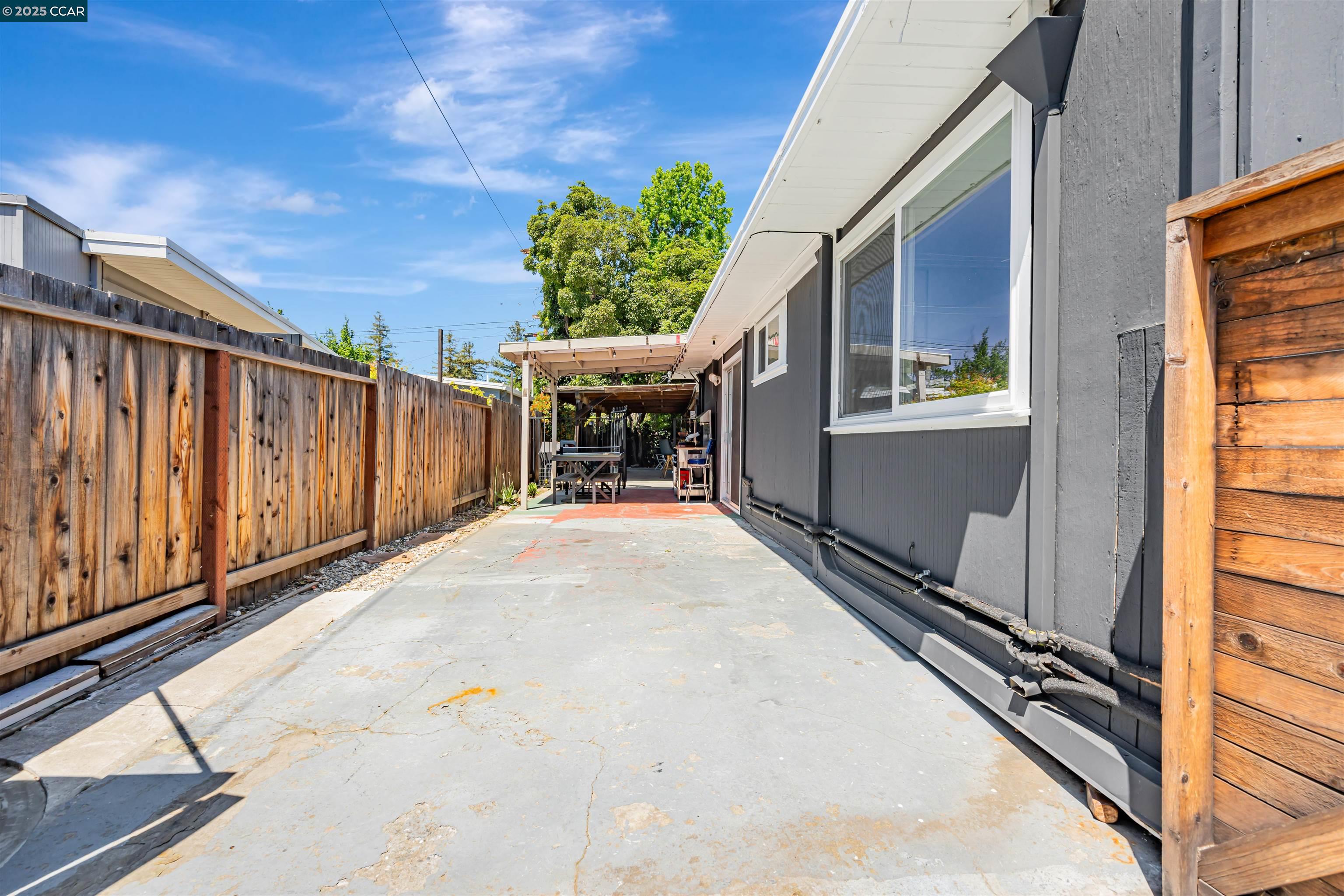 Detail Gallery Image 45 of 52 For 1243 Lancashire Dr, Concord,  CA 94518 - 4 Beds | 2 Baths