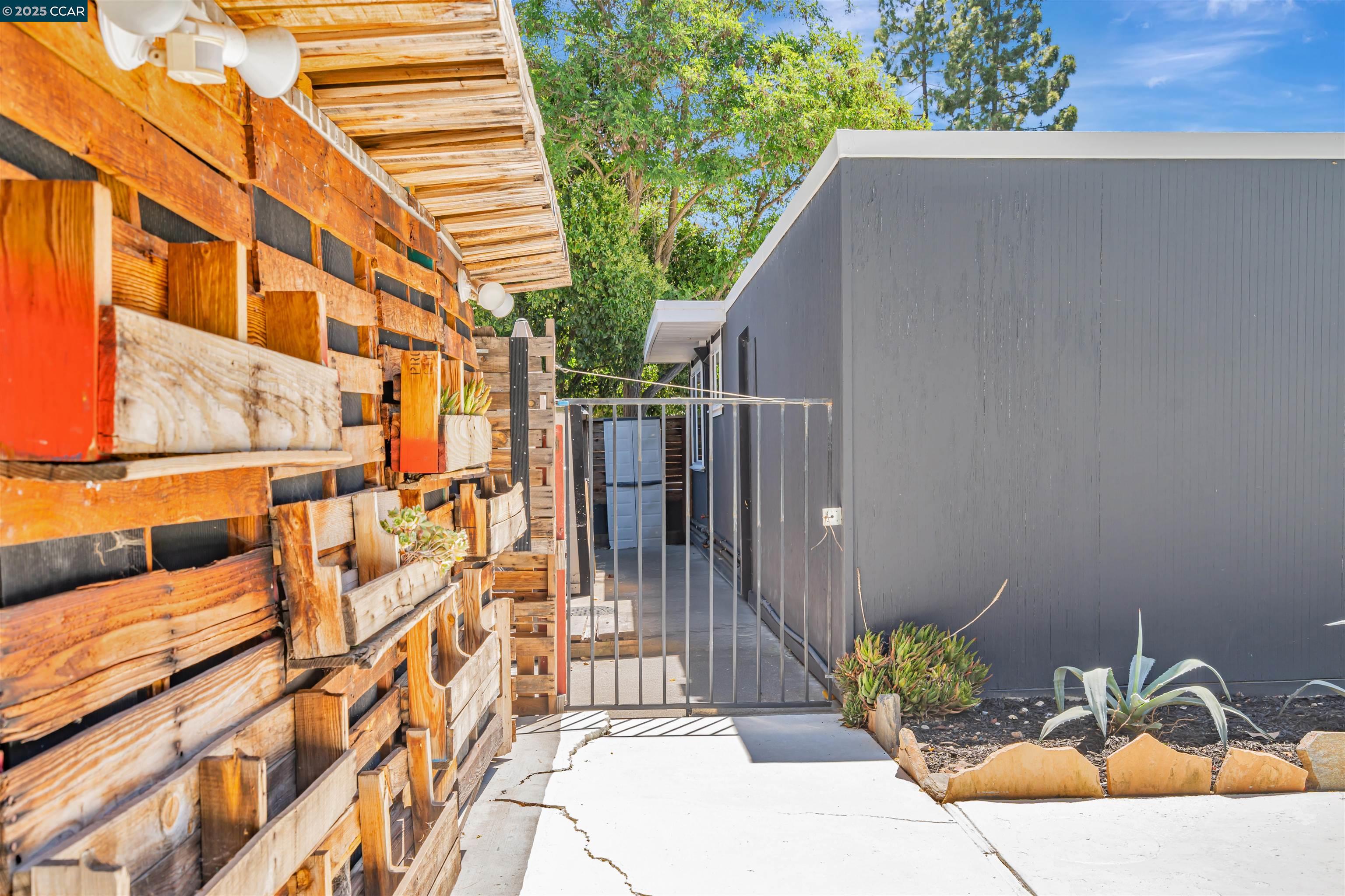 Detail Gallery Image 48 of 52 For 1243 Lancashire Dr, Concord,  CA 94518 - 4 Beds | 2 Baths