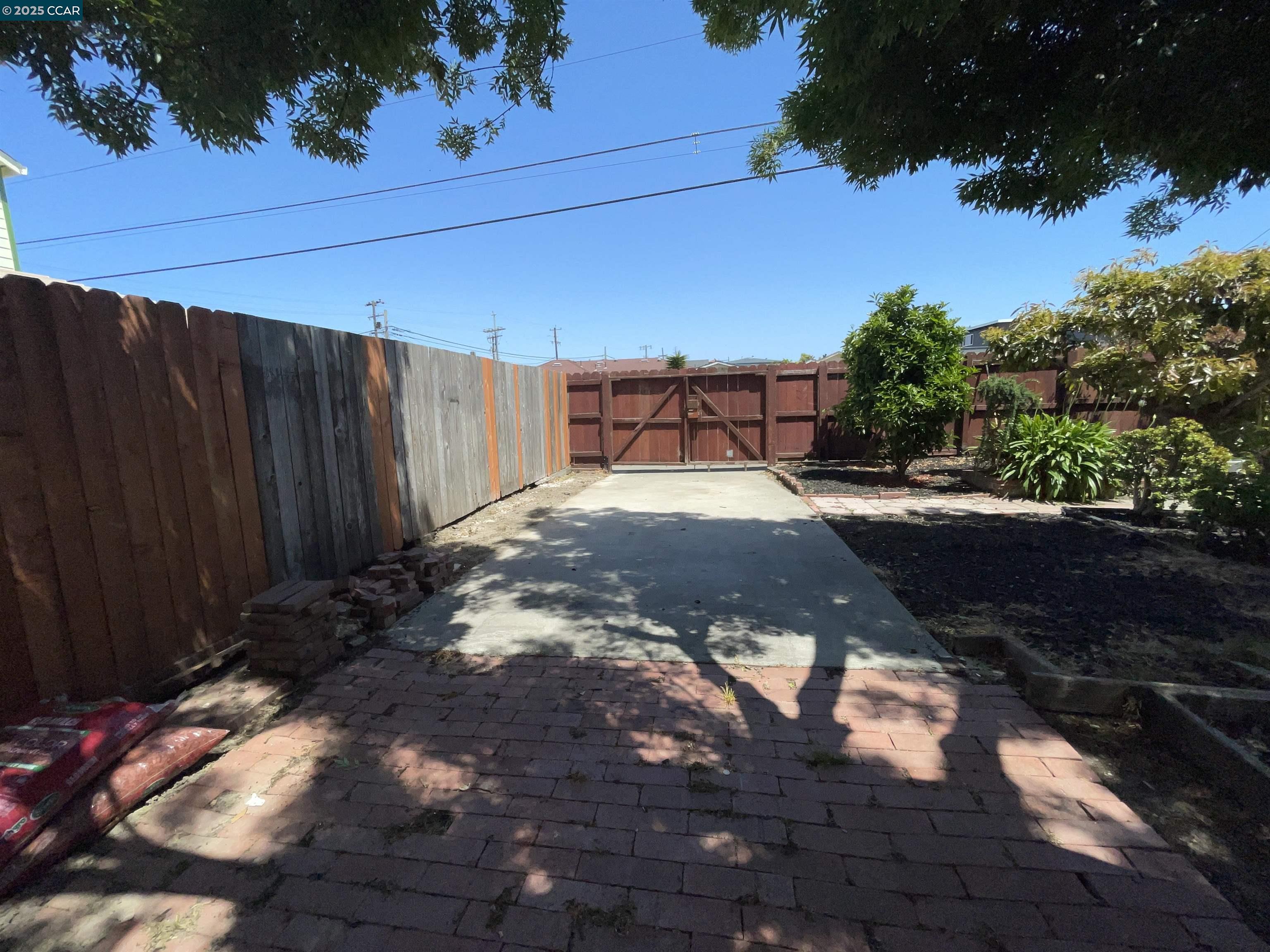 Detail Gallery Image 32 of 35 For 2029 Sutter Ave, San Pablo,  CA 94806 - 3 Beds | 1/2 Baths