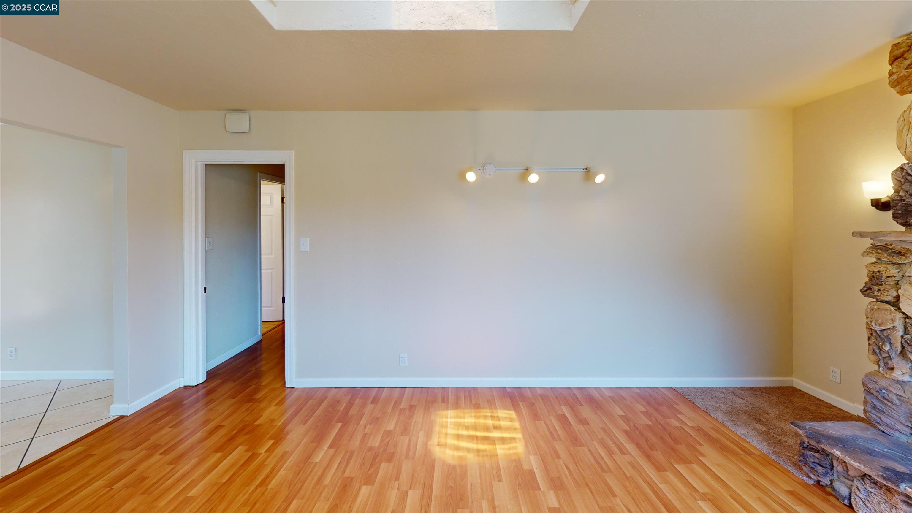 Detail Gallery Image 7 of 35 For 2029 Sutter Ave, San Pablo,  CA 94806 - 3 Beds | 1/2 Baths