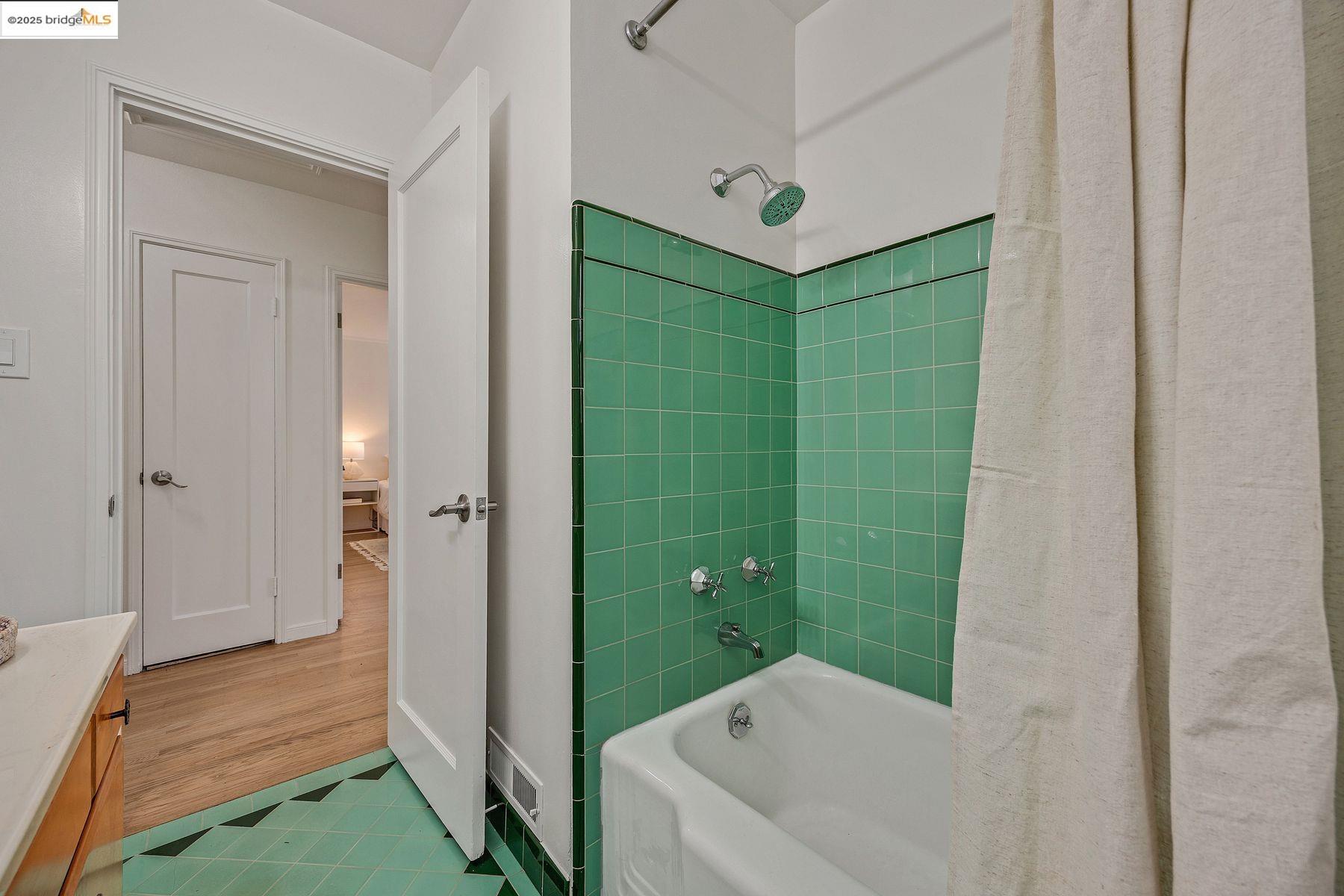 Detail Gallery Image 17 of 41 For 317 Victoria Street, El Cerrito,  CA 94530 - 4 Beds | 2 Baths