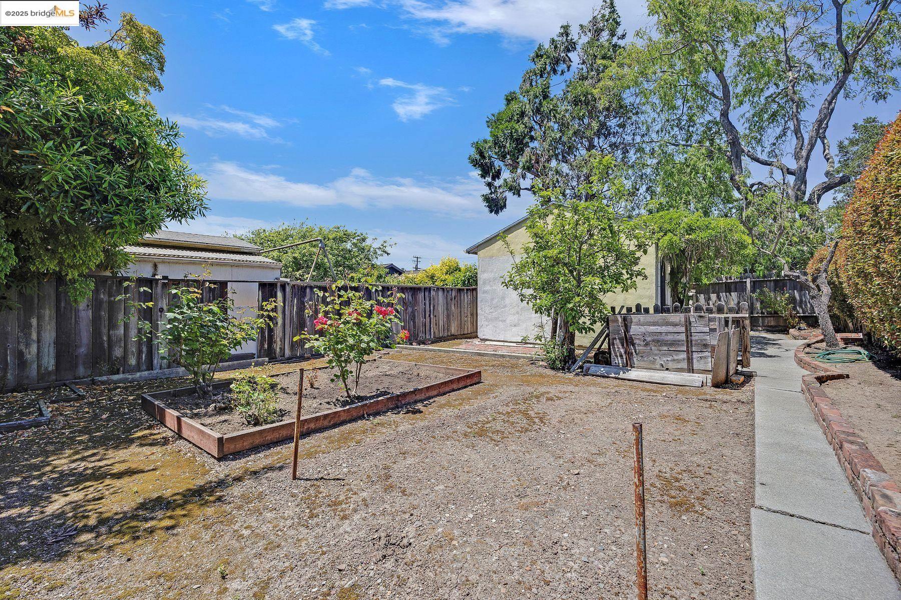 Detail Gallery Image 34 of 41 For 317 Victoria Street, El Cerrito,  CA 94530 - 4 Beds | 2 Baths