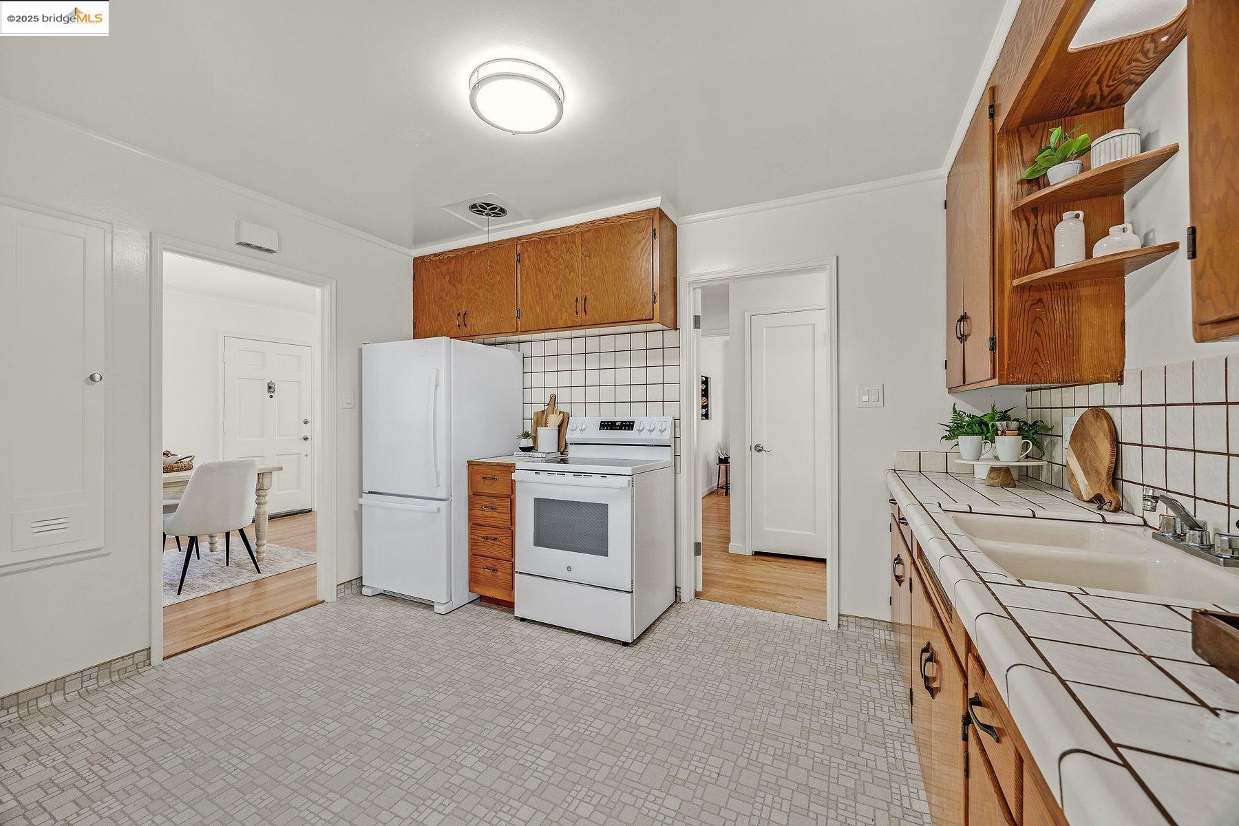 Detail Gallery Image 8 of 41 For 317 Victoria Street, El Cerrito,  CA 94530 - 4 Beds | 2 Baths
