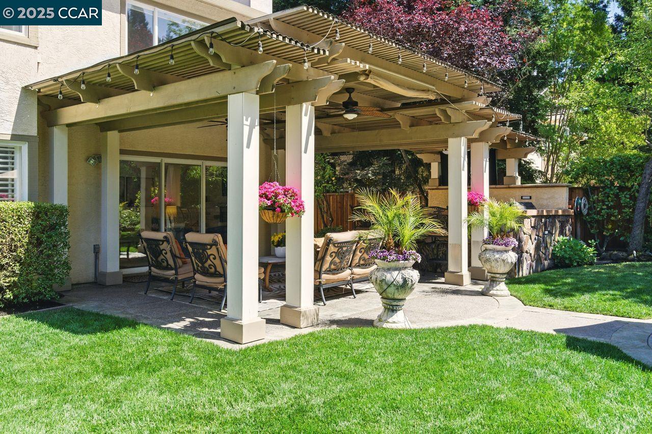 Detail Gallery Image 14 of 60 For 5220 Portillo Valley, San Ramon,  CA 94583 - 4 Beds | 3 Baths
