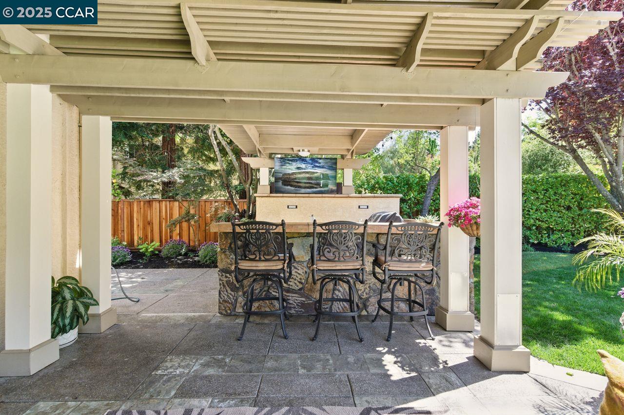 Detail Gallery Image 17 of 60 For 5220 Portillo Valley, San Ramon,  CA 94583 - 4 Beds | 3 Baths