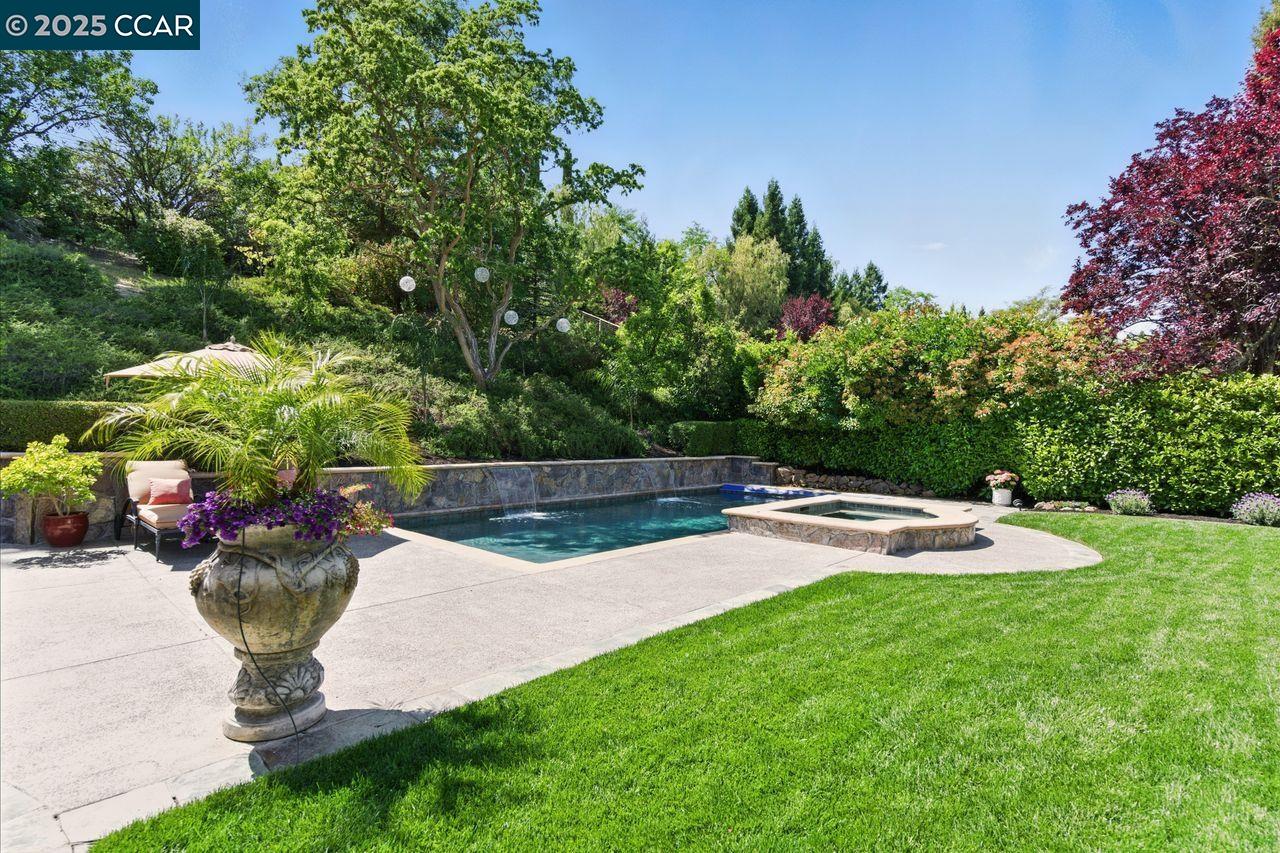 Detail Gallery Image 19 of 60 For 5220 Portillo Valley, San Ramon,  CA 94583 - 4 Beds | 3 Baths
