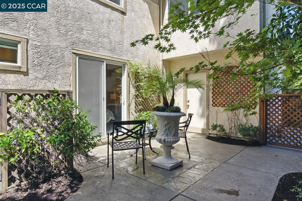 Detail Gallery Image 7 of 60 For 5220 Portillo Valley, San Ramon,  CA 94583 - 4 Beds | 3 Baths
