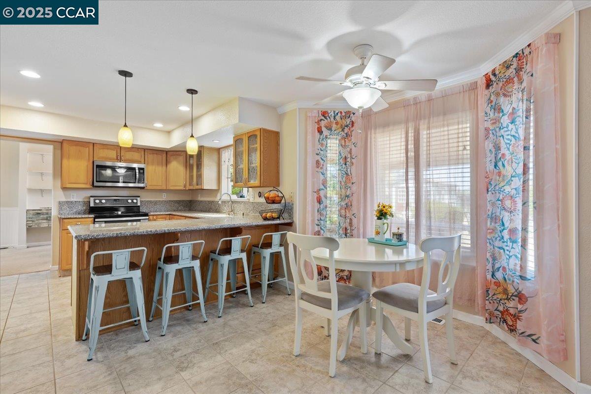 Detail Gallery Image 11 of 58 For 3852 Rockford Dr, Antioch,  CA 94509 - 4 Beds | 2/1 Baths