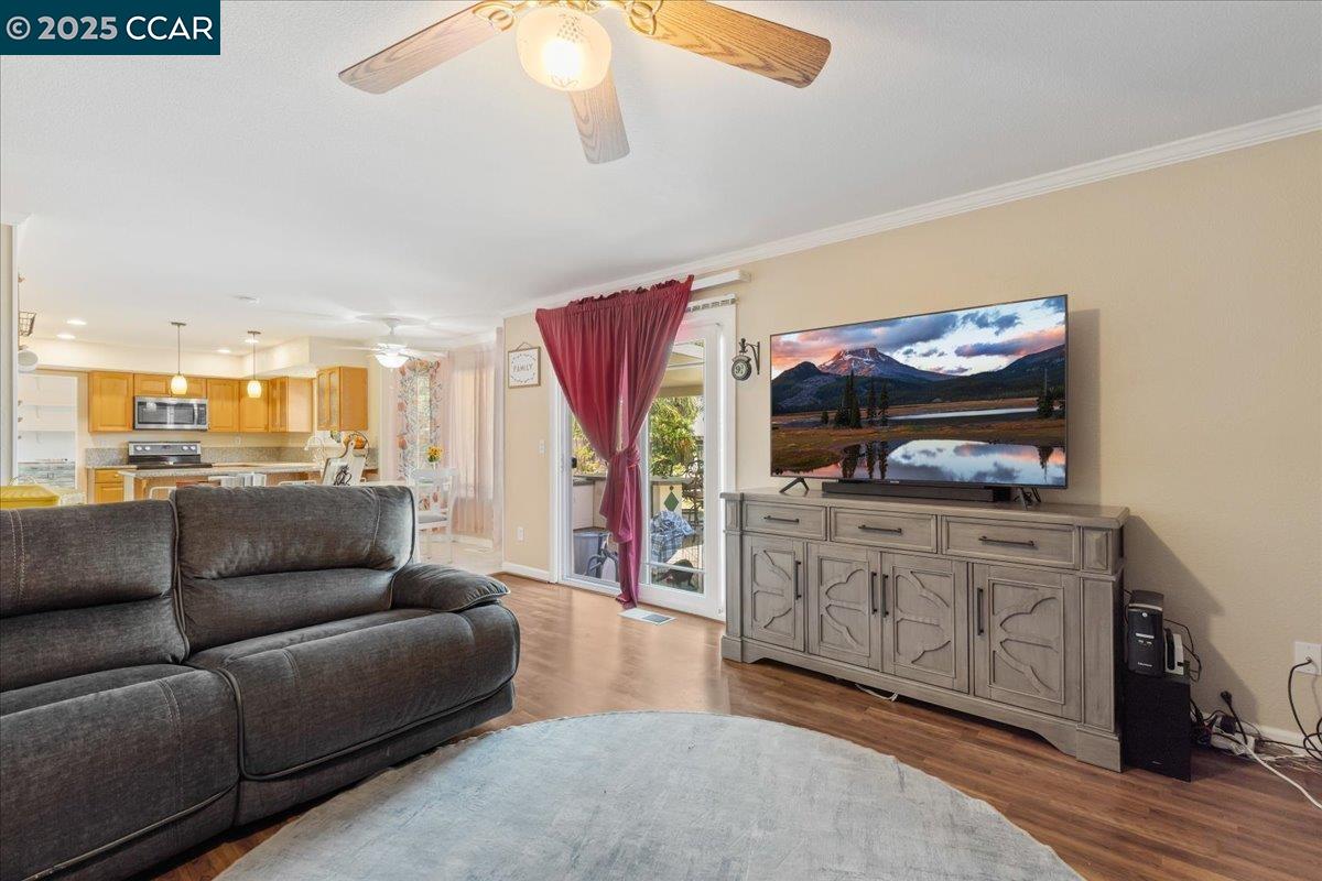 Detail Gallery Image 17 of 58 For 3852 Rockford Dr, Antioch,  CA 94509 - 4 Beds | 2/1 Baths