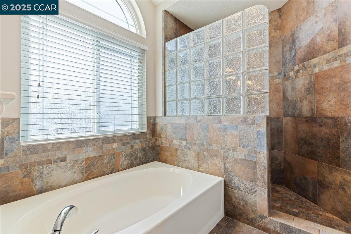 Detail Gallery Image 26 of 58 For 3852 Rockford Dr, Antioch,  CA 94509 - 4 Beds | 2/1 Baths
