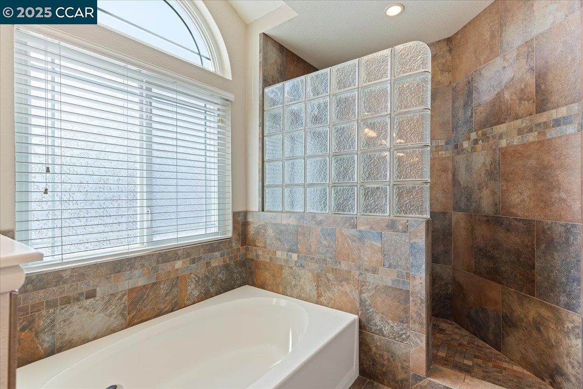 Detail Gallery Image 27 of 58 For 3852 Rockford Dr, Antioch,  CA 94509 - 4 Beds | 2/1 Baths