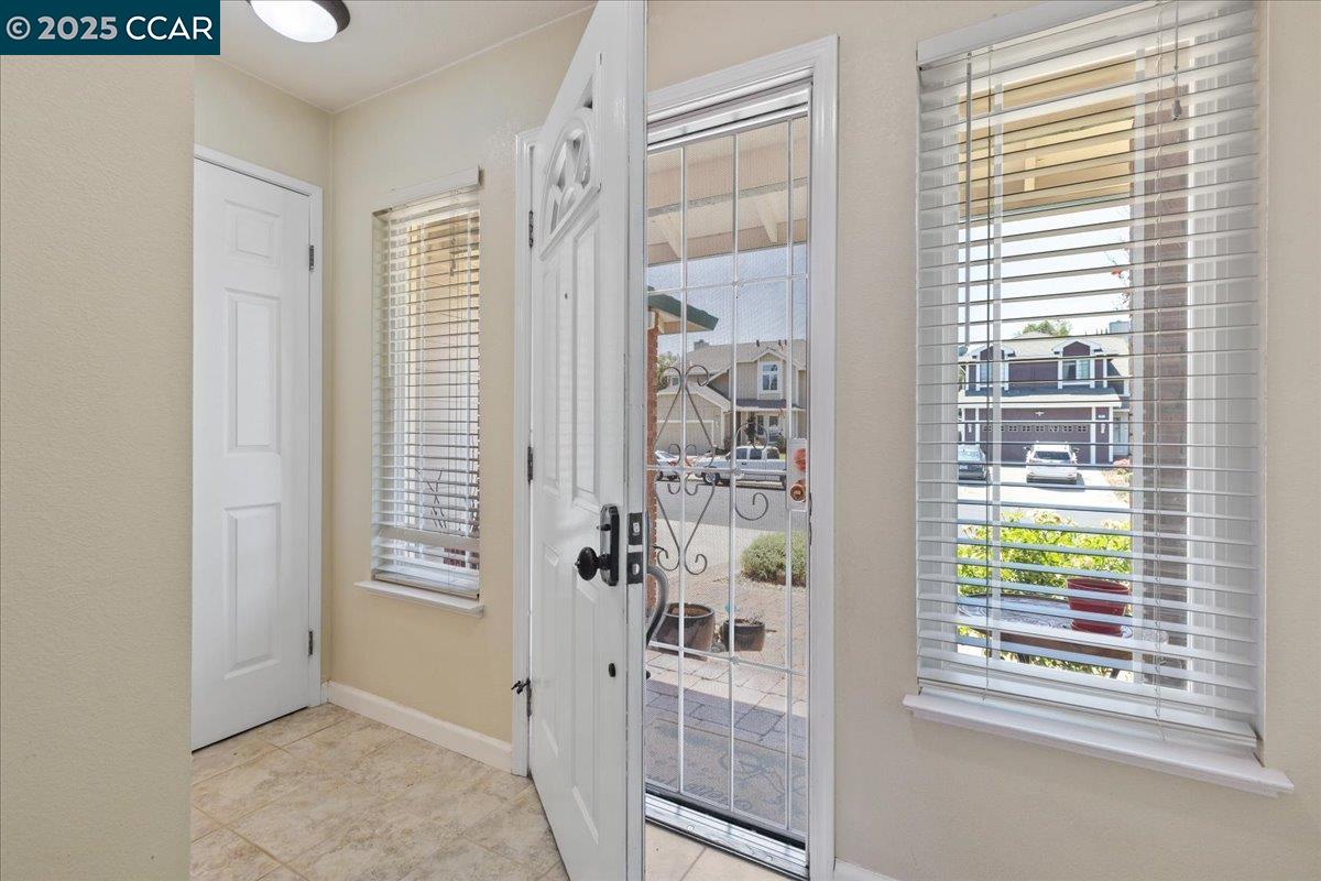 Detail Gallery Image 5 of 58 For 3852 Rockford Dr, Antioch,  CA 94509 - 4 Beds | 2/1 Baths