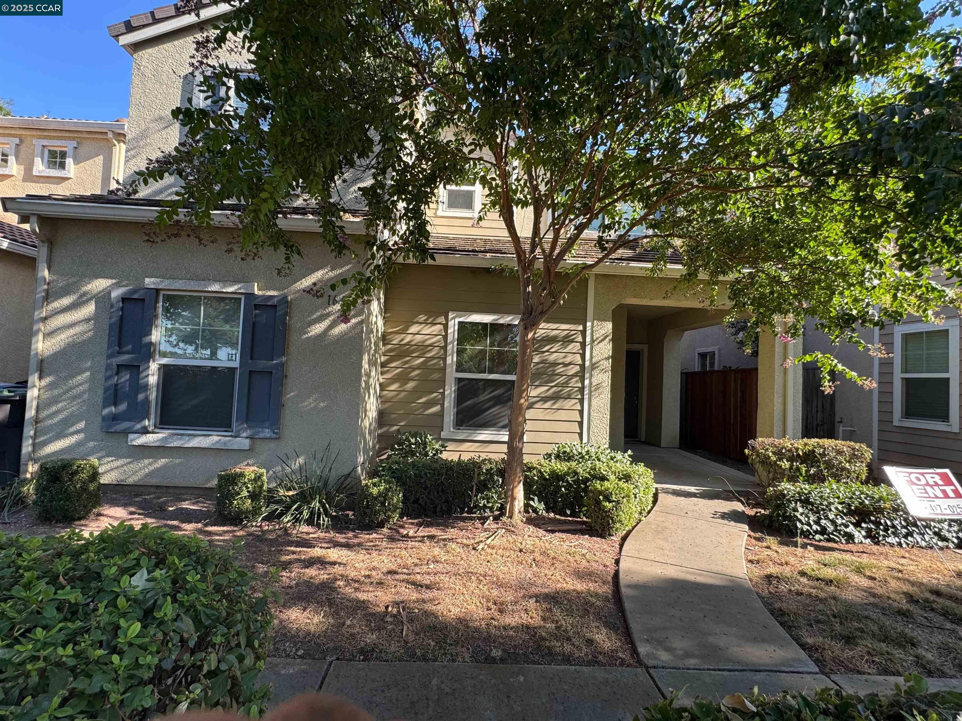 Detail Gallery Image 1 of 22 For 1646 Old Bridge Way, Stockton,  CA 95204 - 3 Beds | 2/1 Baths
