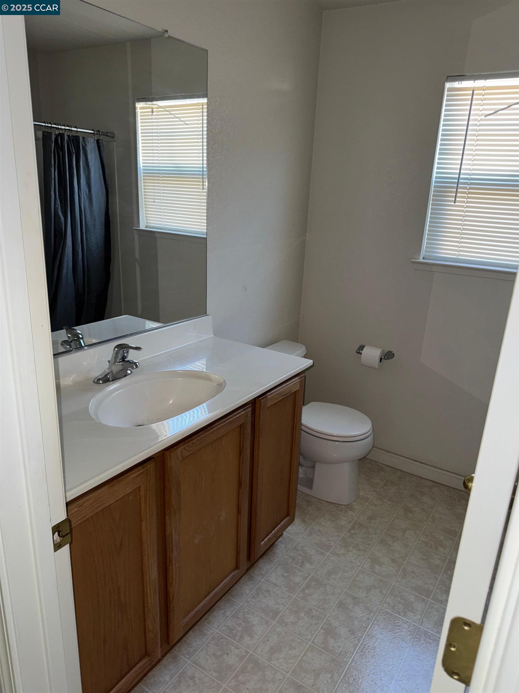 Detail Gallery Image 15 of 22 For 1646 Old Bridge Way, Stockton,  CA 95204 - 3 Beds | 2/1 Baths