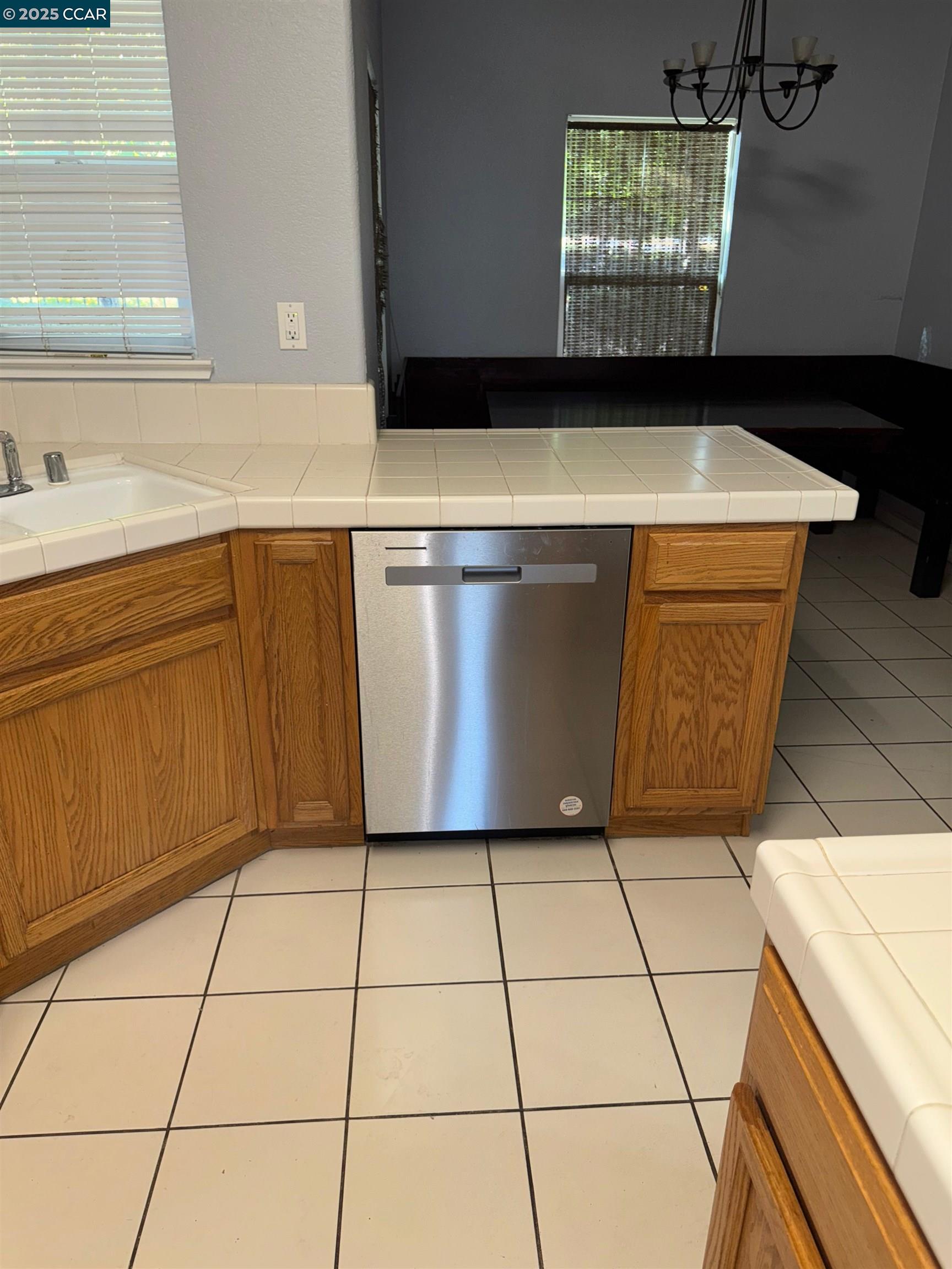 Detail Gallery Image 21 of 22 For 1646 Old Bridge Way, Stockton,  CA 95204 - 3 Beds | 2/1 Baths