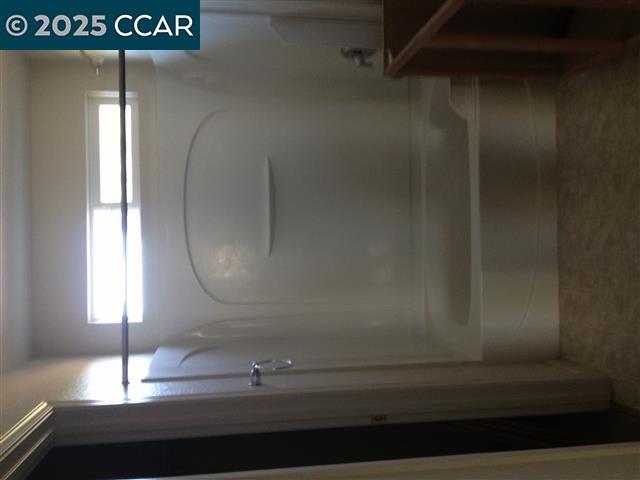Detail Gallery Image 6 of 11 For 1646 Old Bridge Way, Stockton,  CA 95204 - 3 Beds | 2/1 Baths