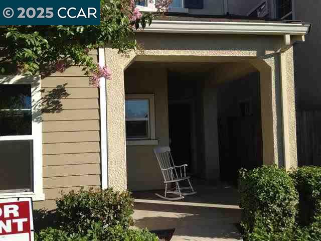 Detail Gallery Image 8 of 11 For 1646 Old Bridge Way, Stockton,  CA 95204 - 3 Beds | 2/1 Baths